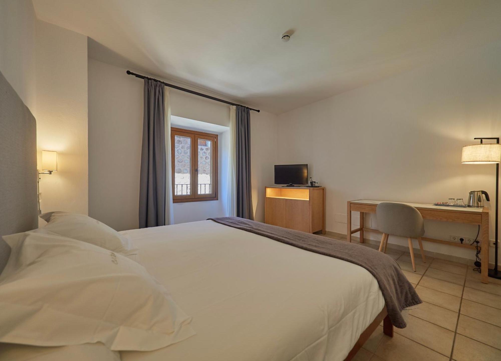 Budget Double or Twin Room without Balcony