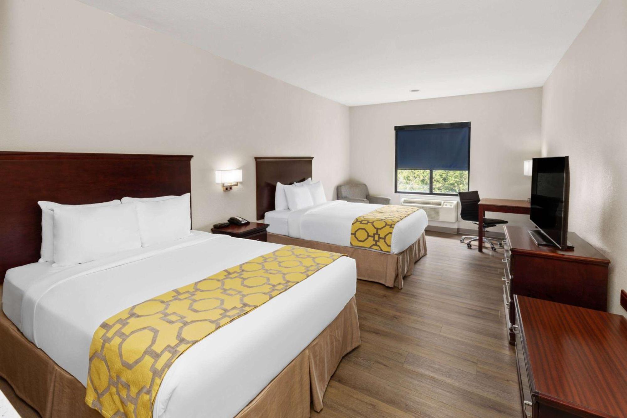 Queen Room Two Queen Beds Non-Smoking