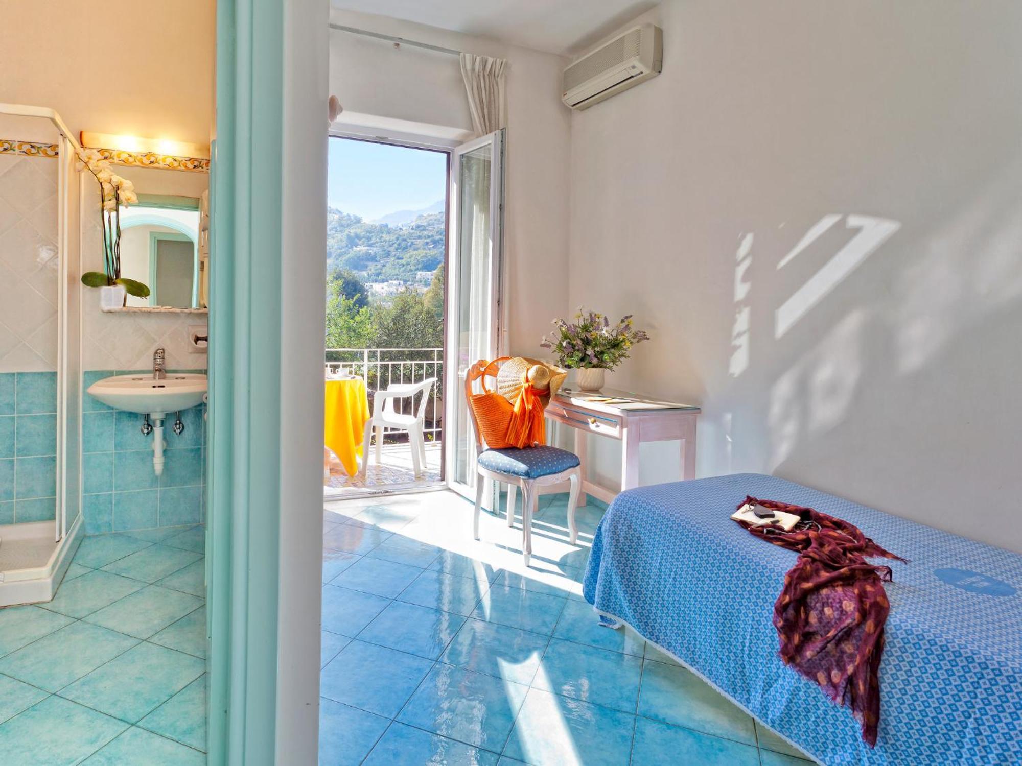Single Room with Balcony,693560130:JPEG