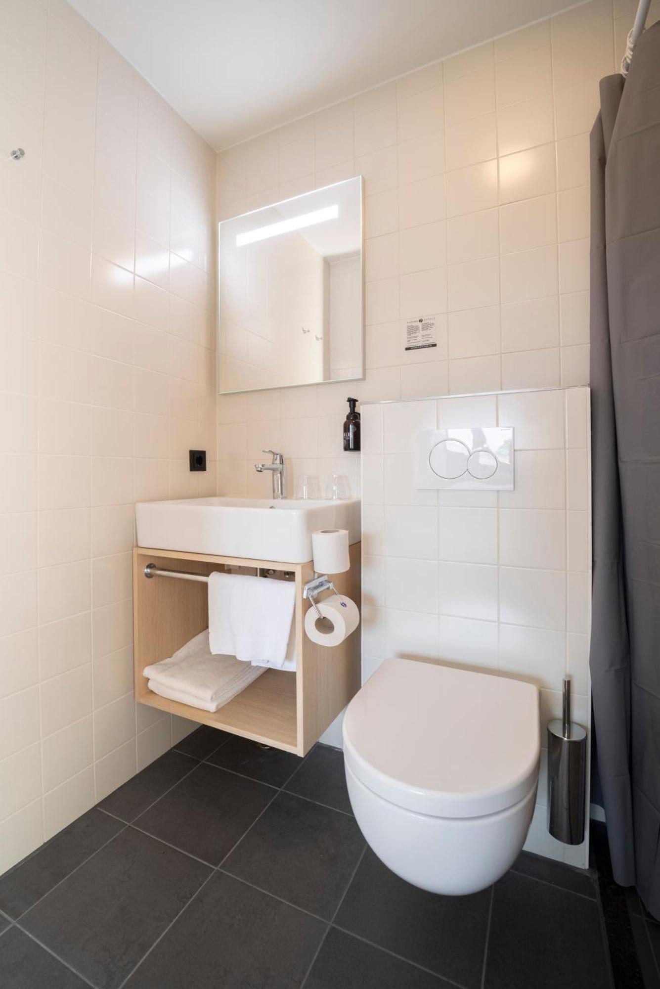 Small Double Room,1574678186:JPEG
