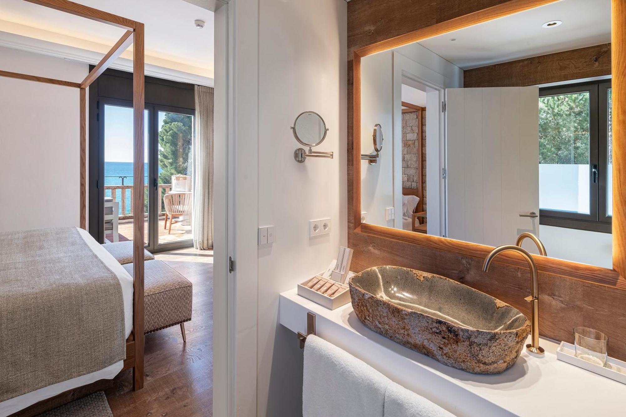 Sea Front Panoramic Suite