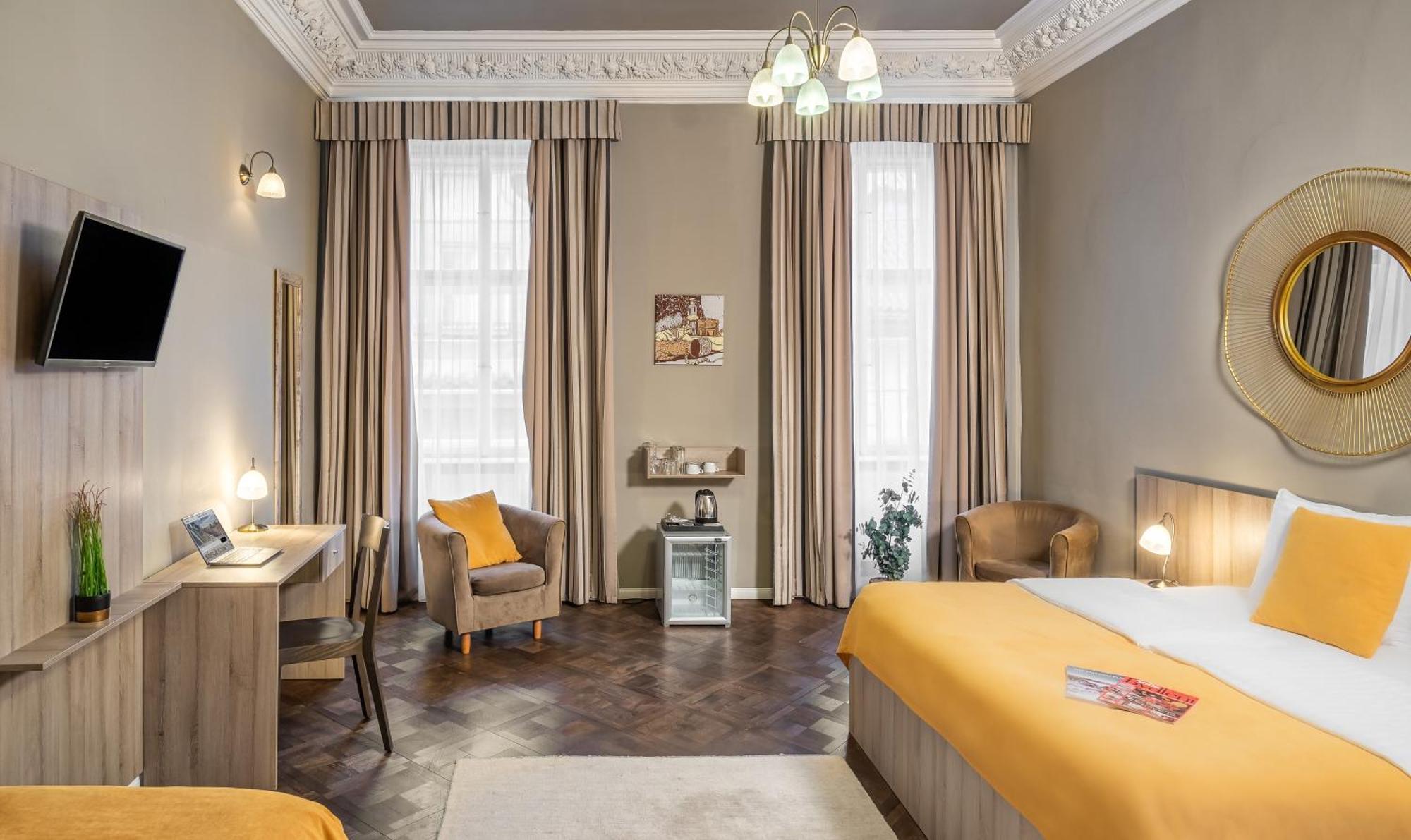 Triple Room