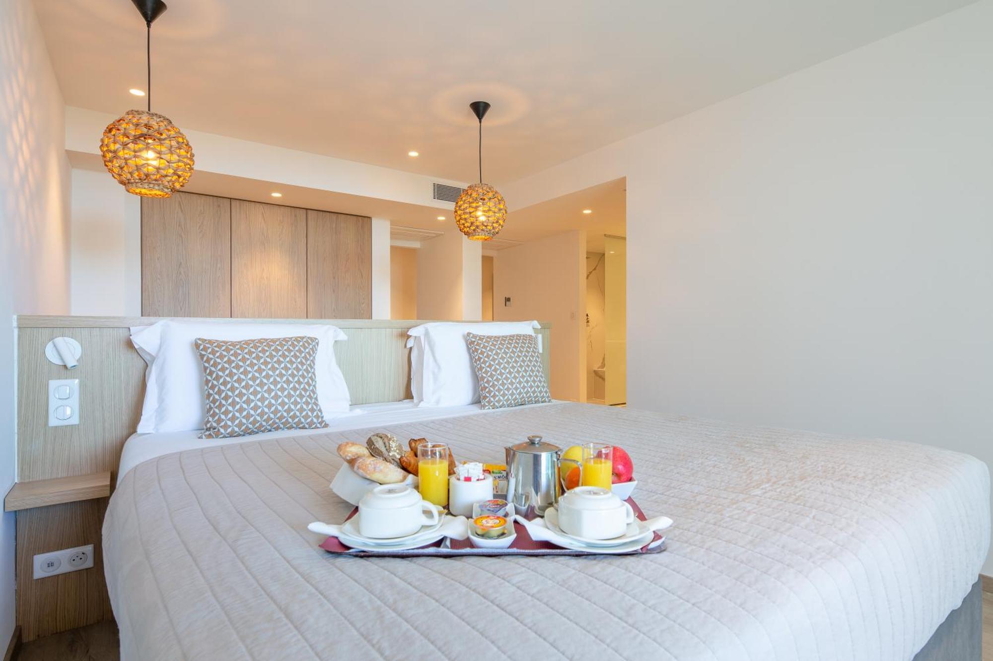 Superior double room sea view terrace ground floor