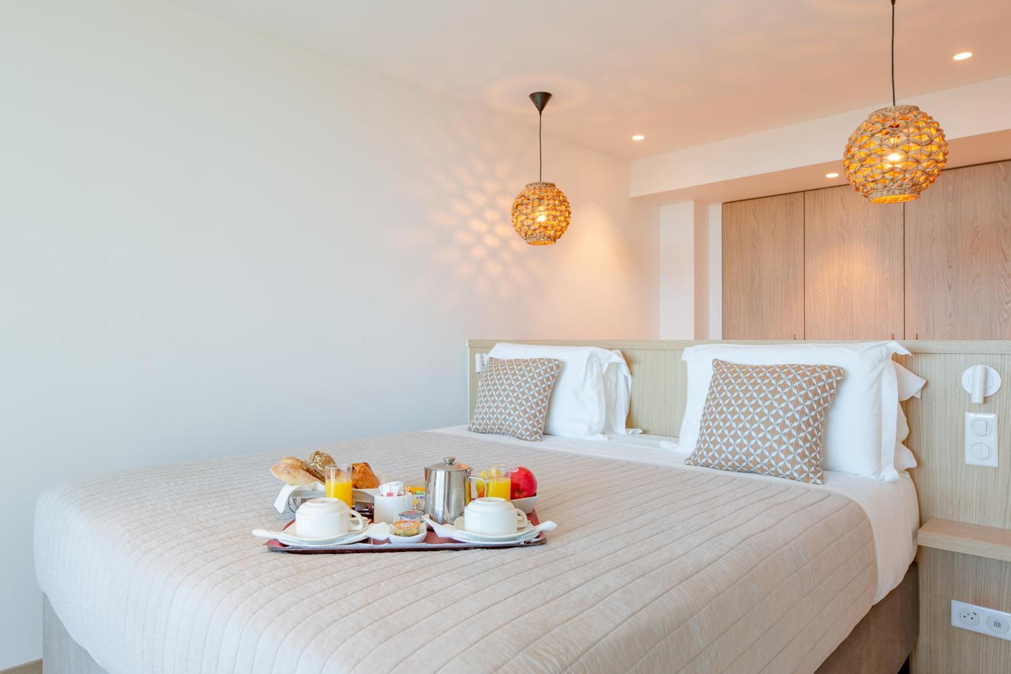 Superior double room sea view terrace ground floor