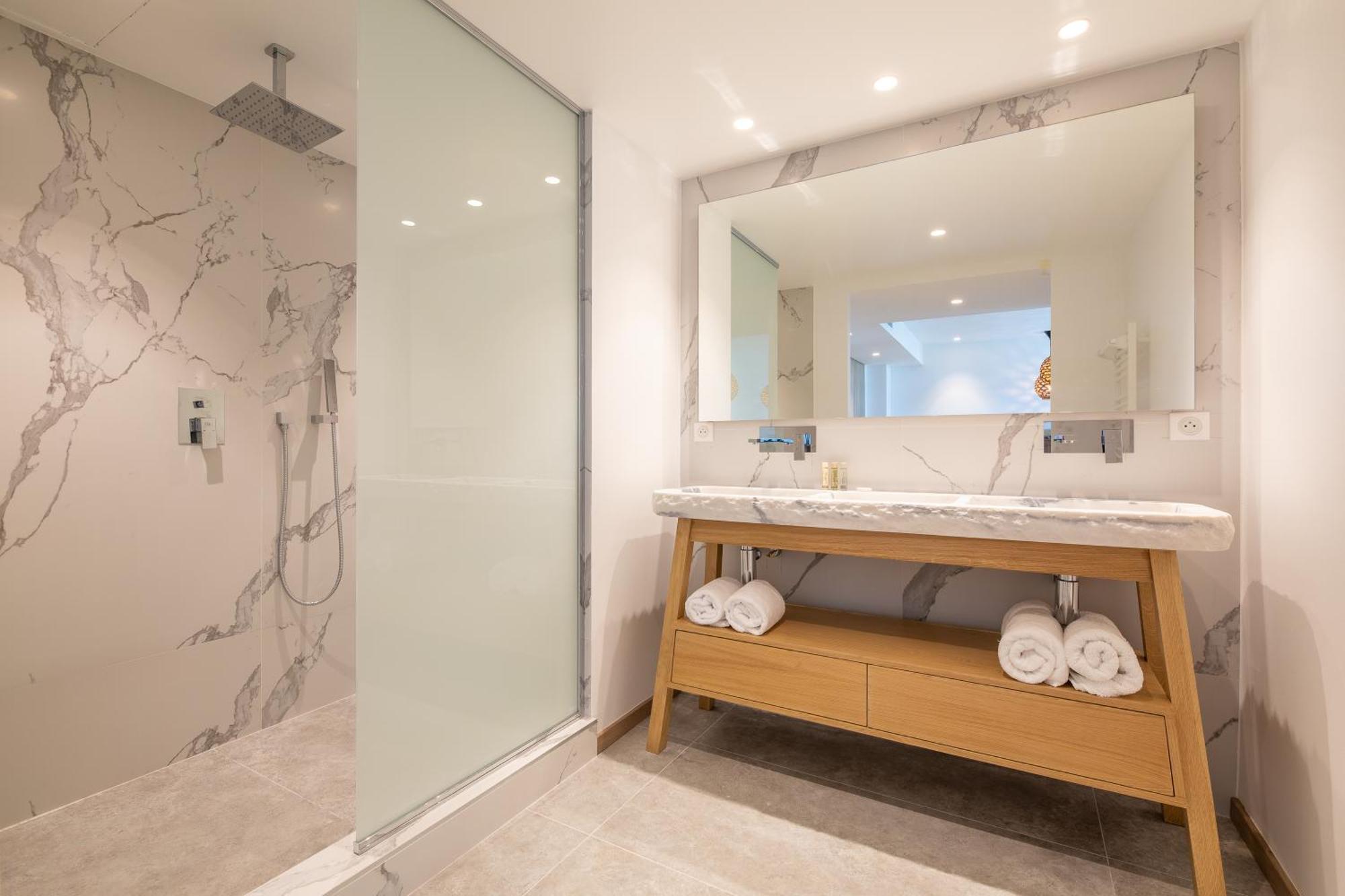 Superior double room sea view terrace ground floor