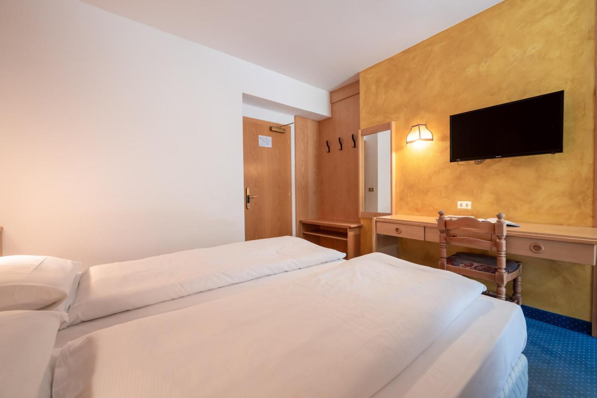 Standard Double or Twin Room,1574709323:JPEG