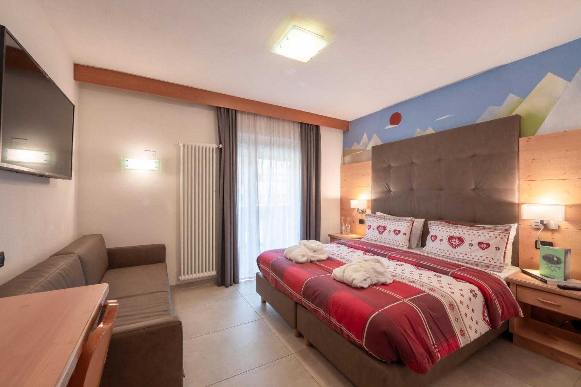 Deluxe Double Room,142673475:JPEG