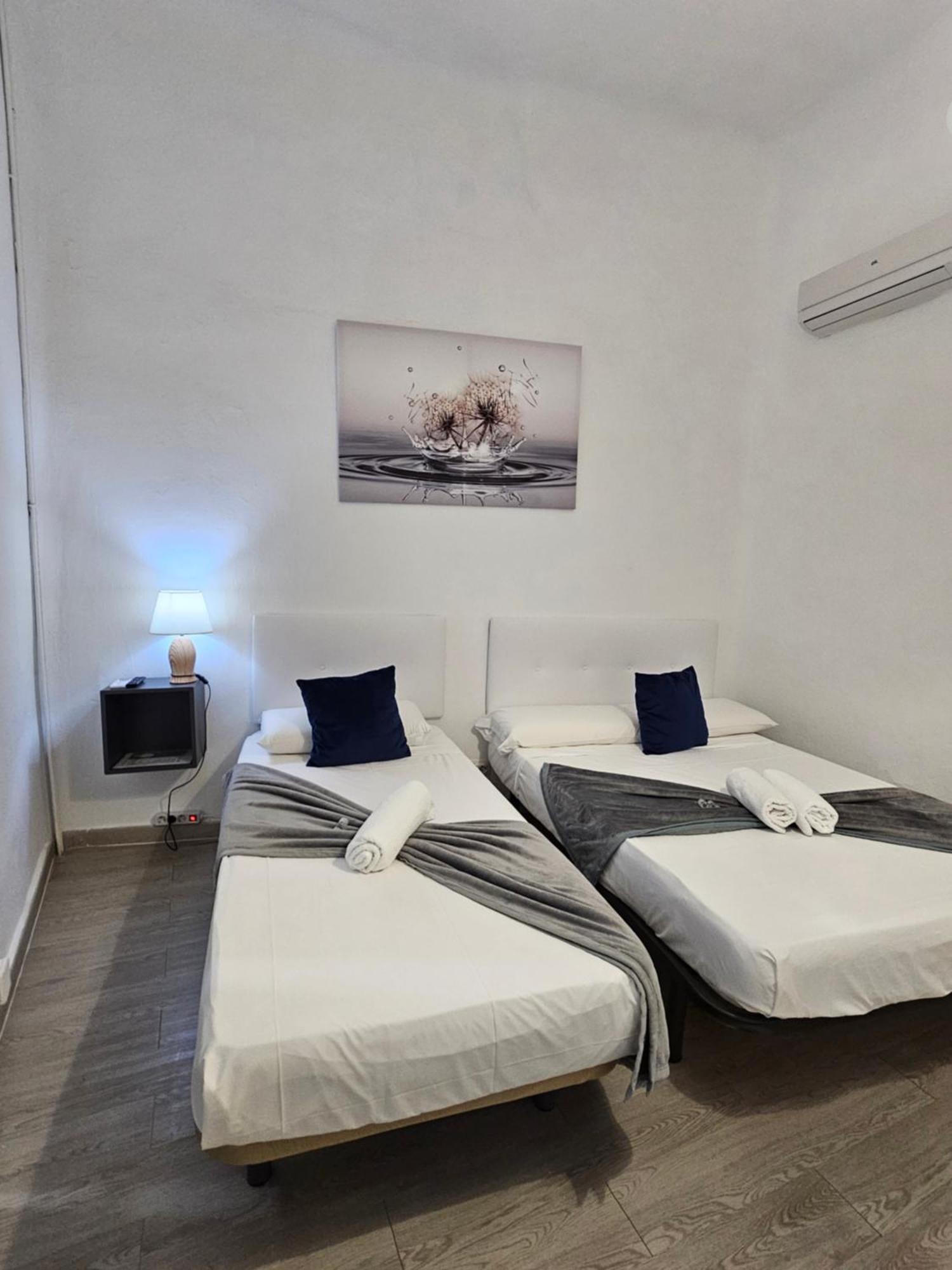 Double Room Extra Bed private bathroom