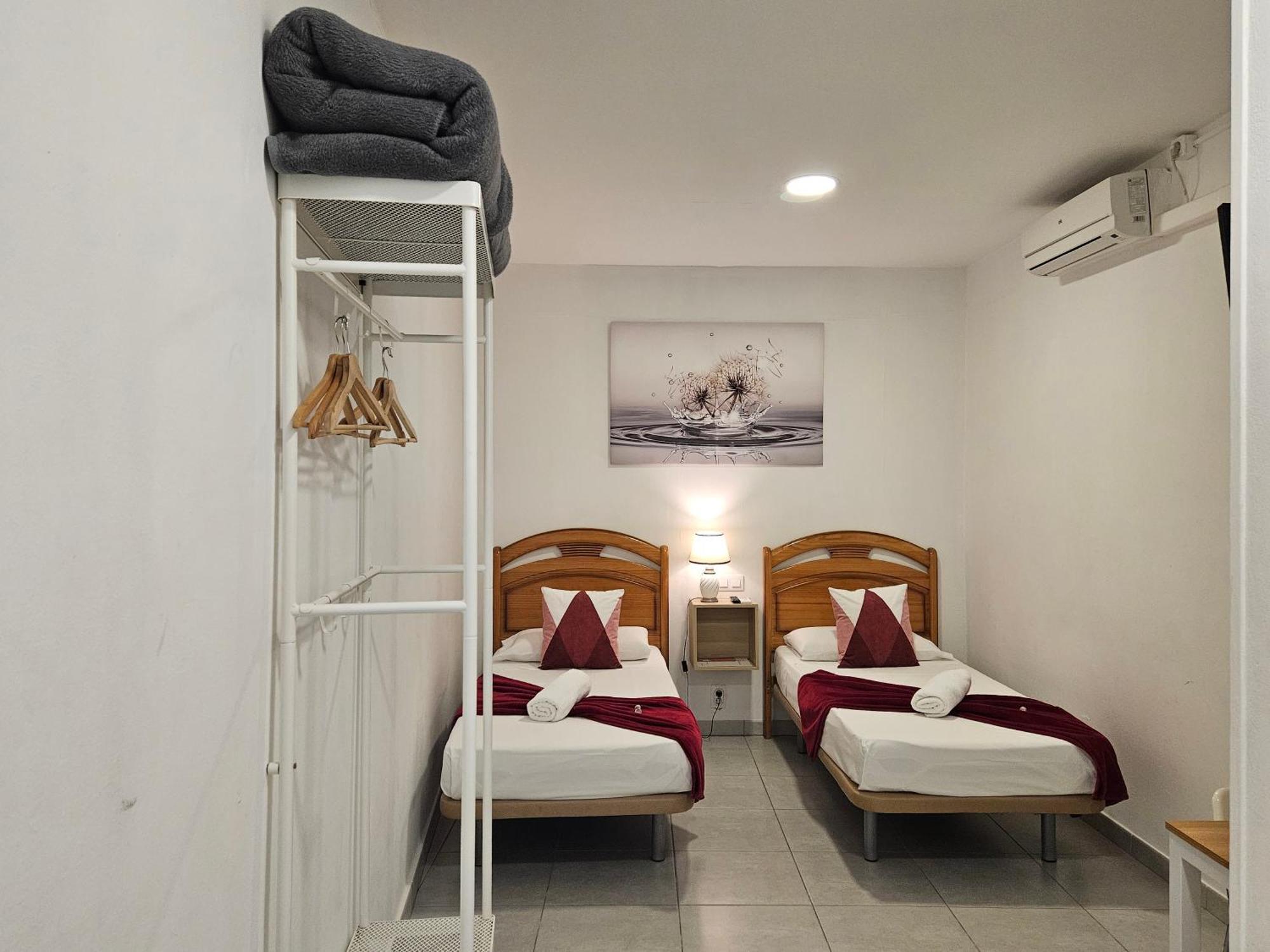 Double or Twin Room Private Bathroom