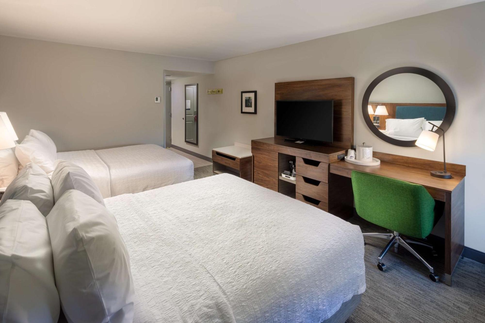 Queen Room Two Queen Beds Hearing Access or Non-Smoking