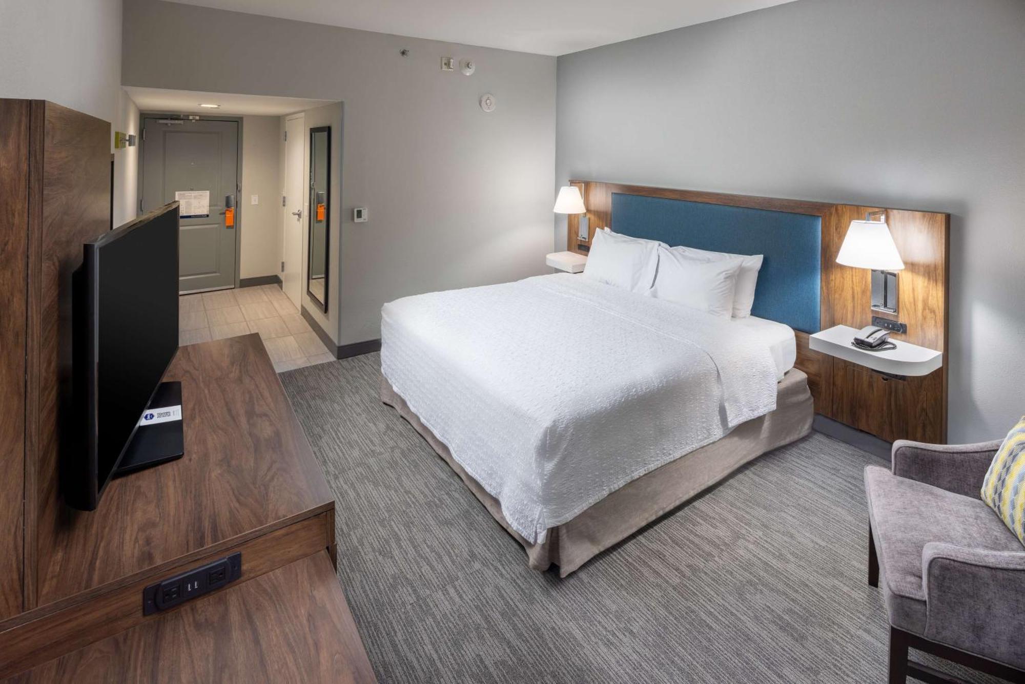 King Room Roll Shower Mobility Hearing Access or Non-Smoking