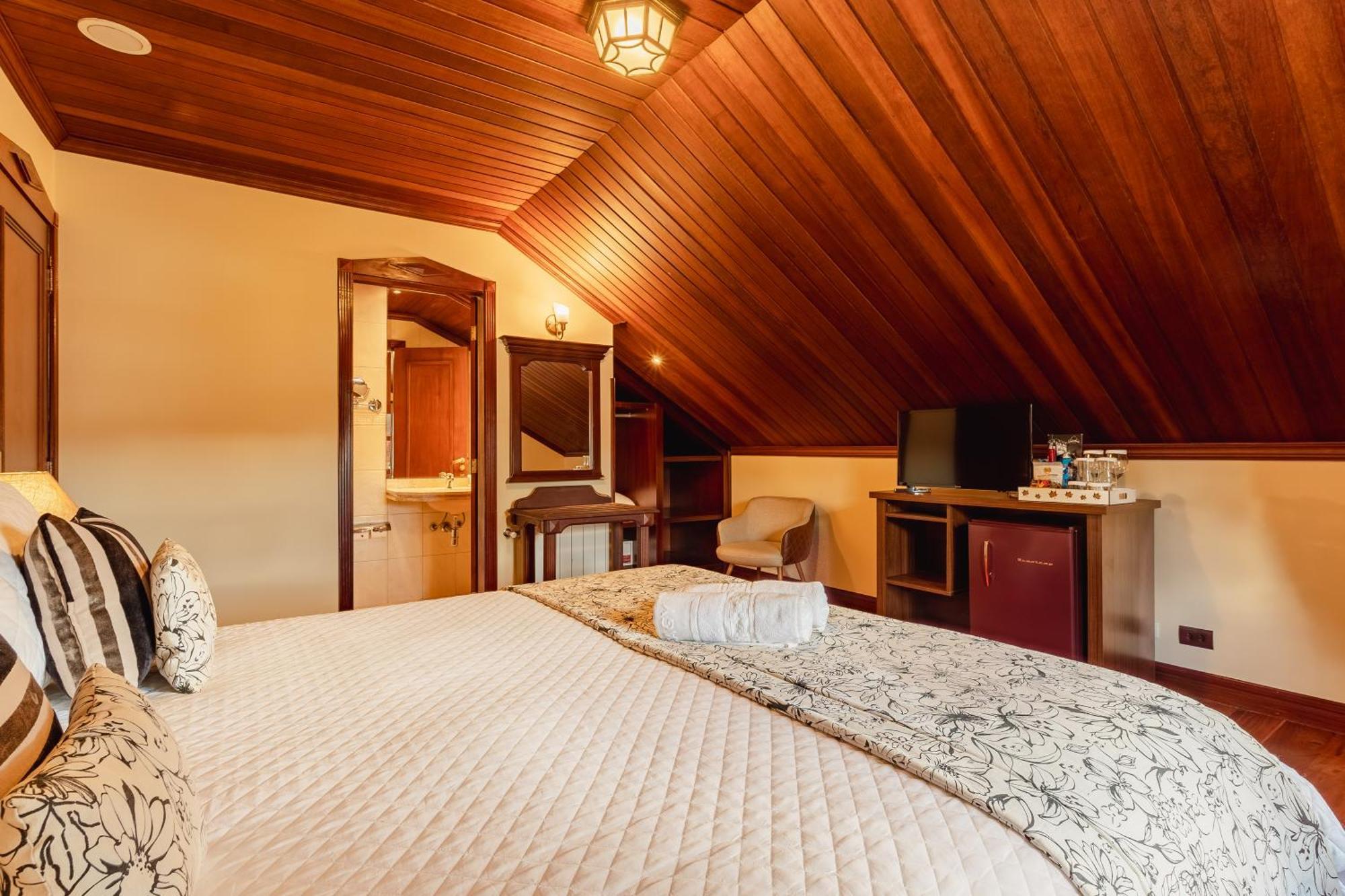 Deluxe Room Alpine Style