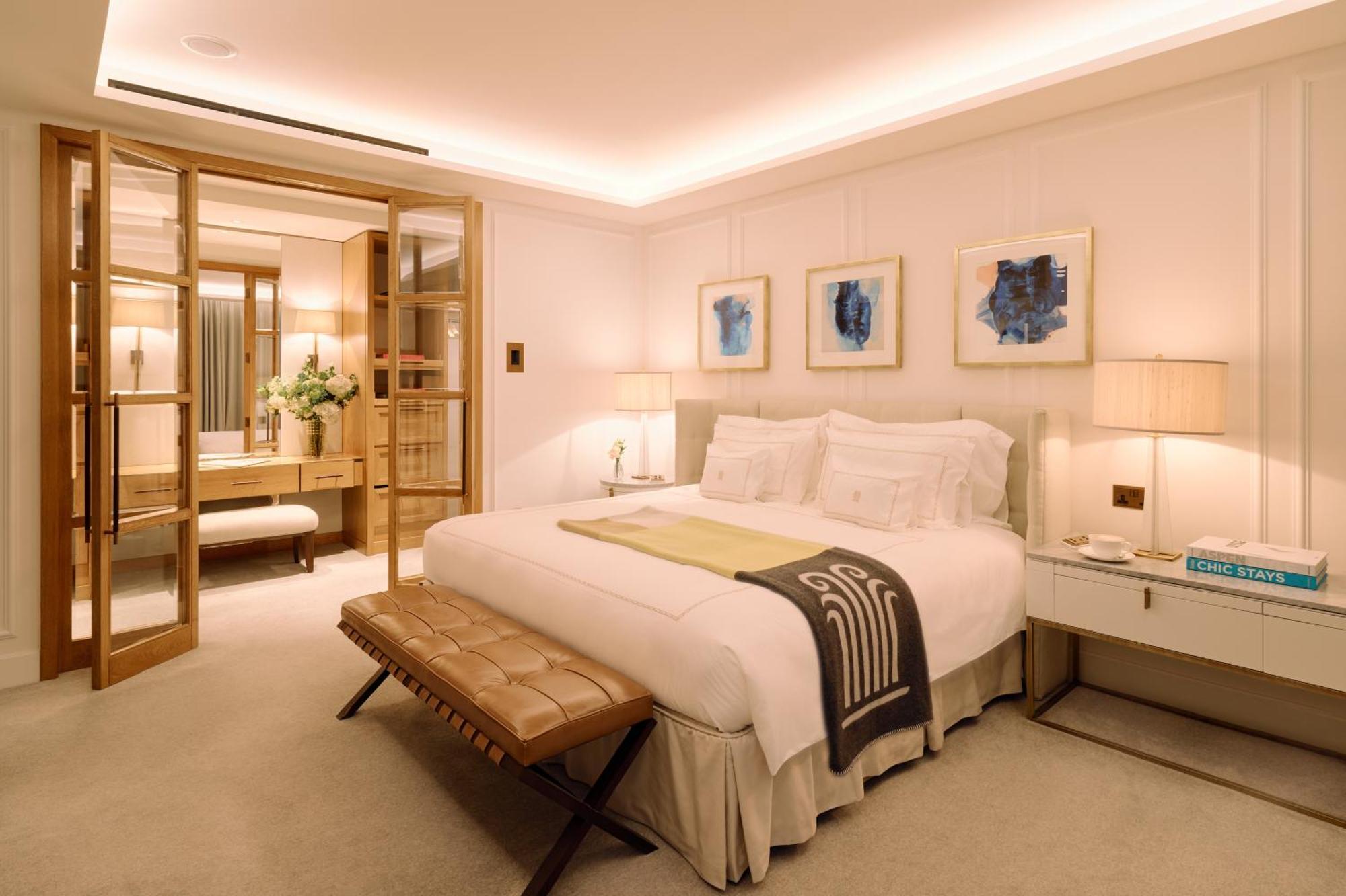 London Suite,1574717927:JPEG
