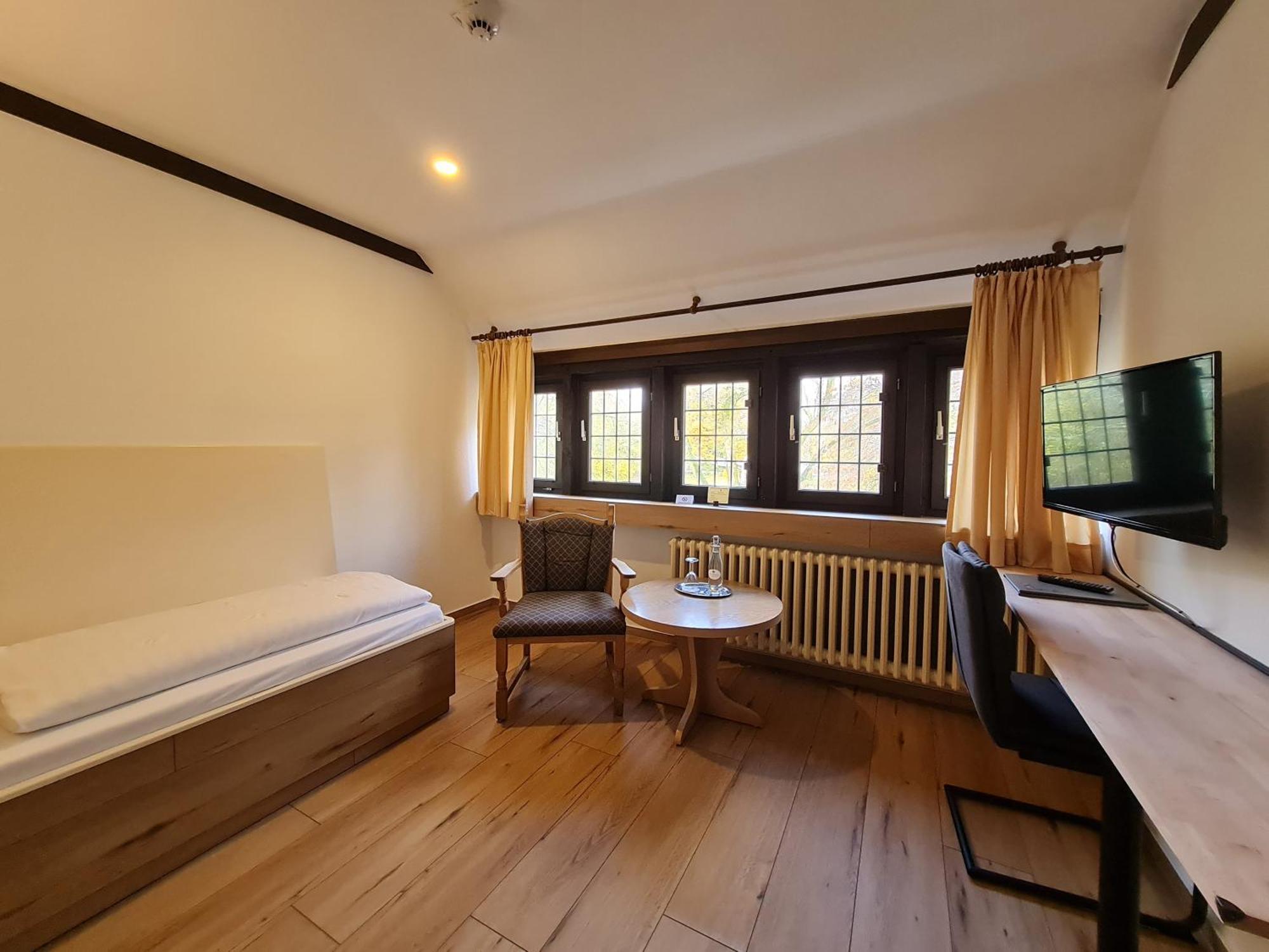 Classic Single Room