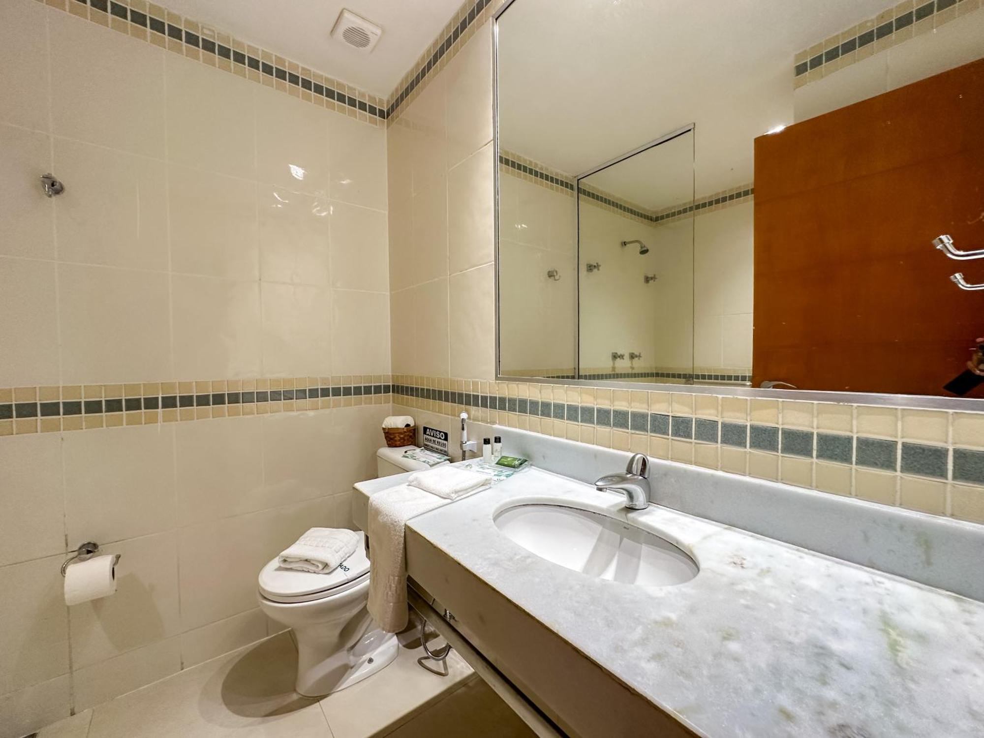 Executive Suite Internal View,1574727782:JPEG