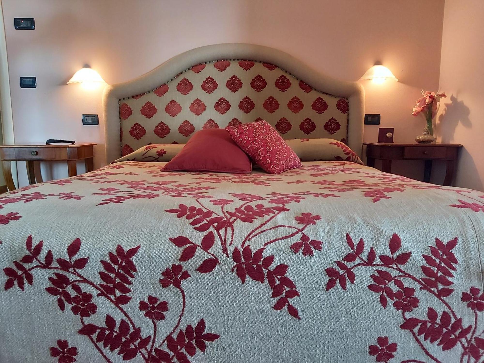 Deluxe Double Room Balcony,1574737310:JPEG