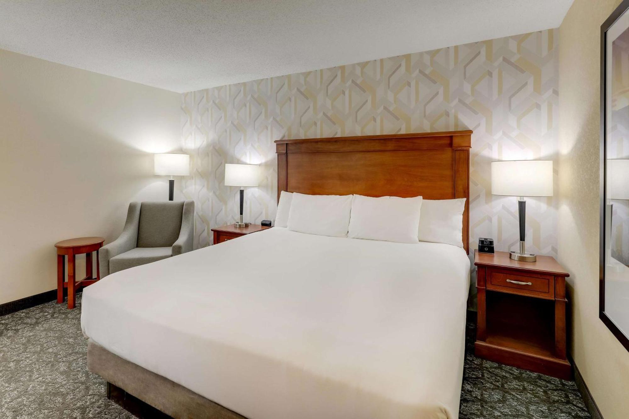 Deluxe Queen Room,1574755673:JPEG