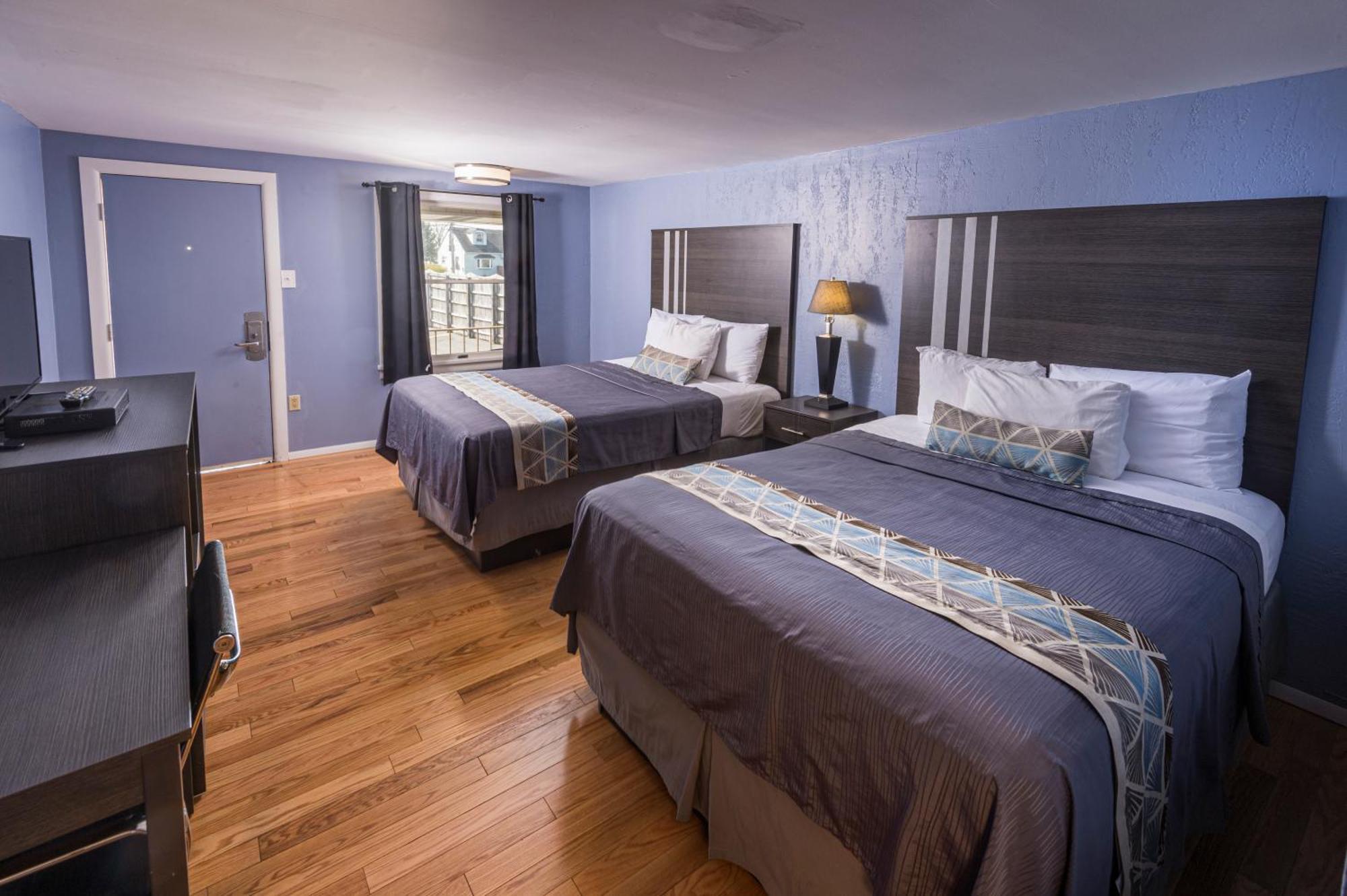 Queen Room Two Queen Beds