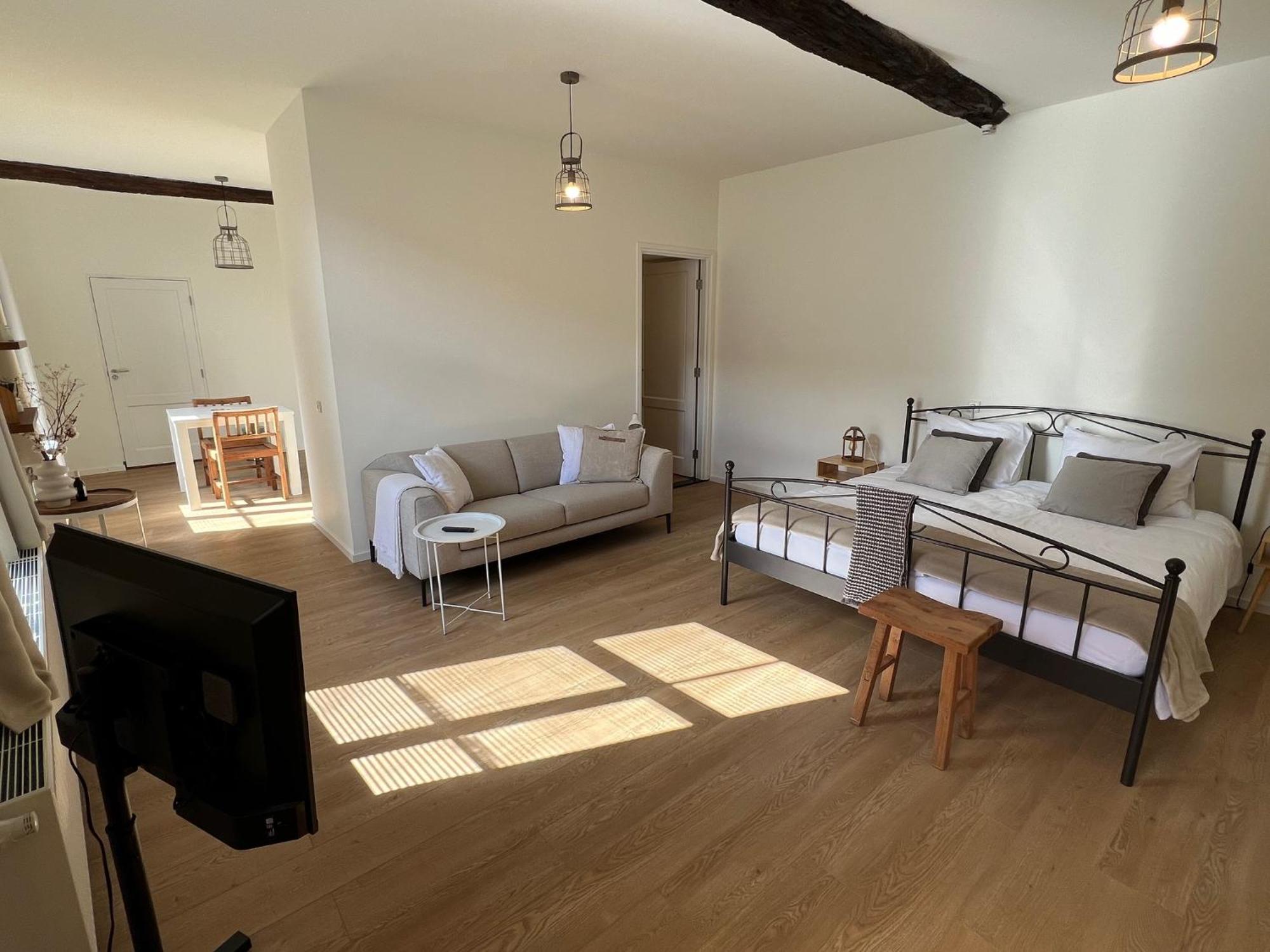 Double Room Private Bathroom