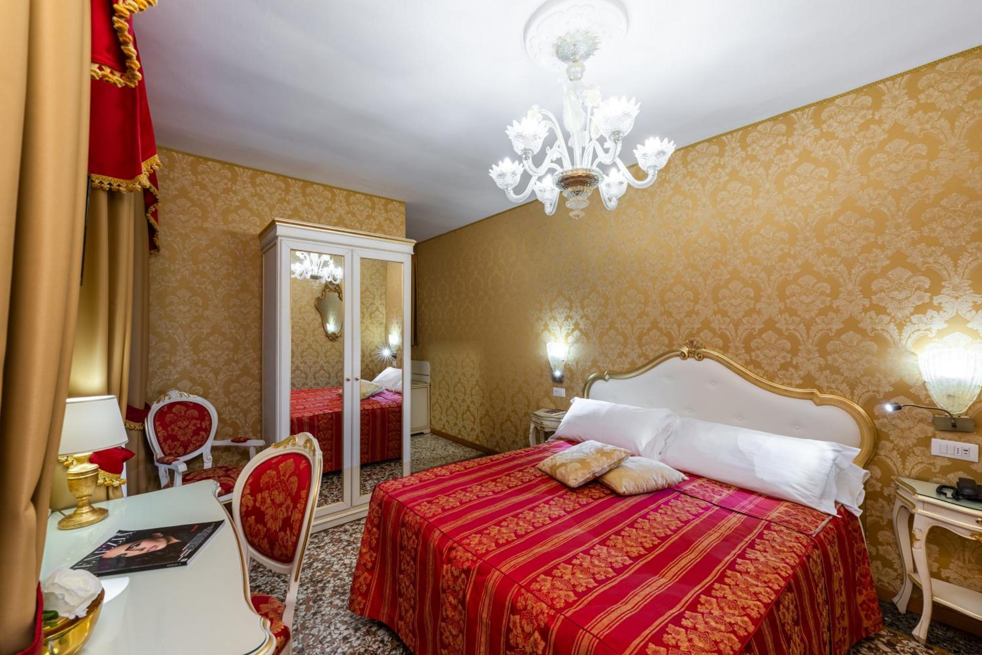 Deluxe Double or Twin Room with Balcony,1274526238:JPEG
