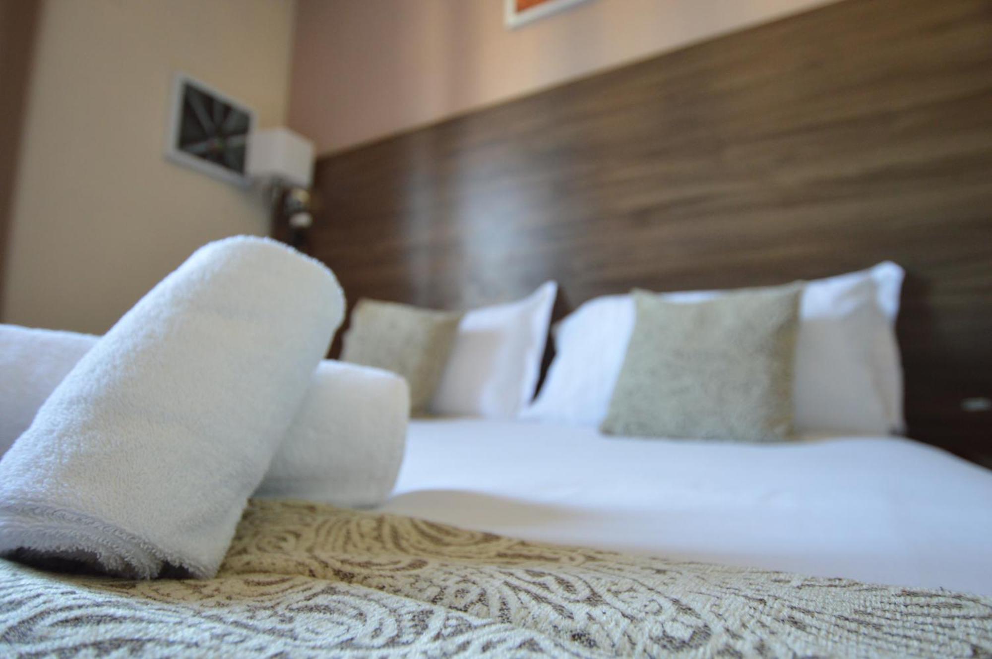 Comfort Double or Twin Room Air-Conditioning,1576691723:JPEG