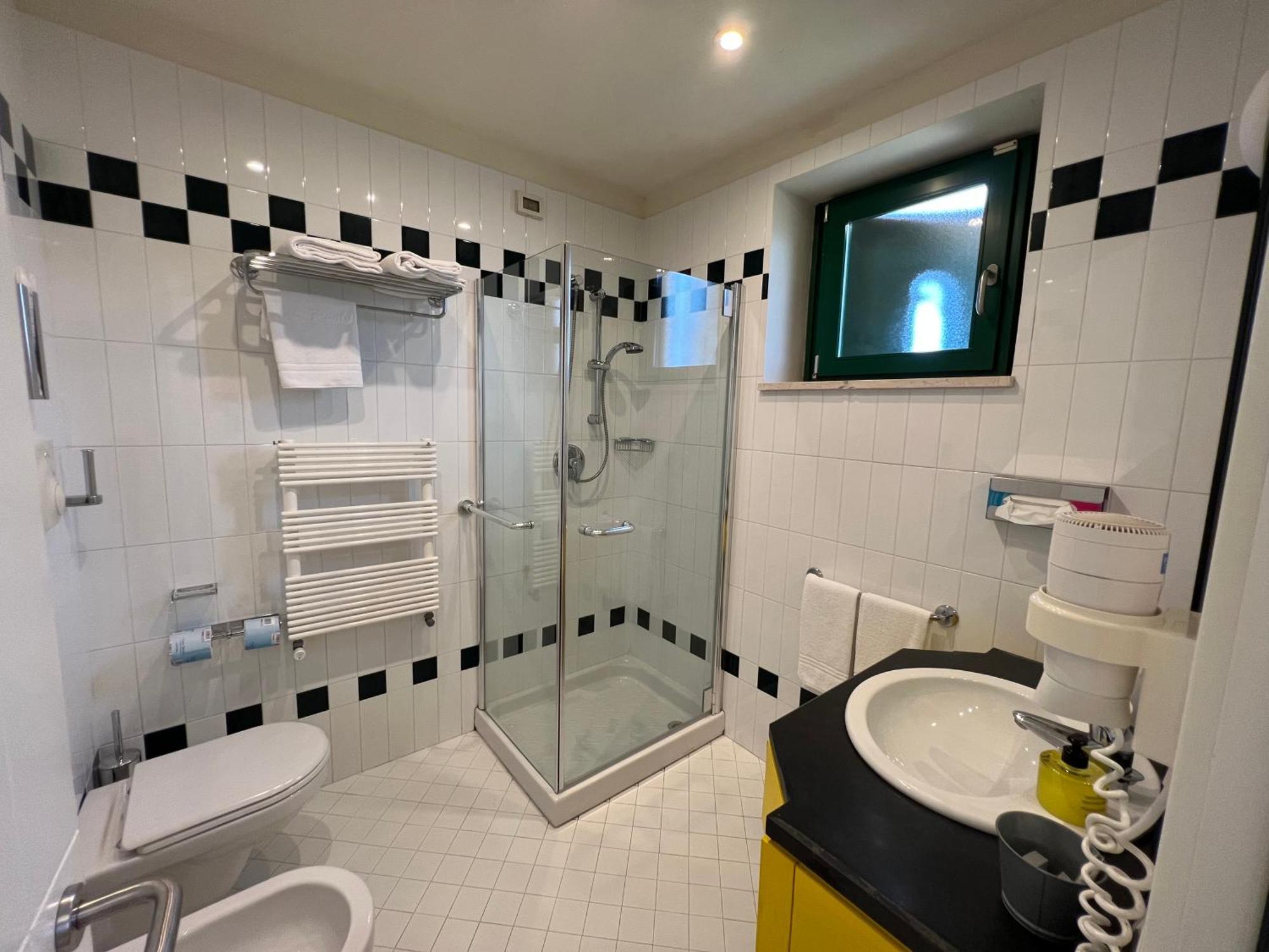 Double or Twin Room,1576694546:JPEG