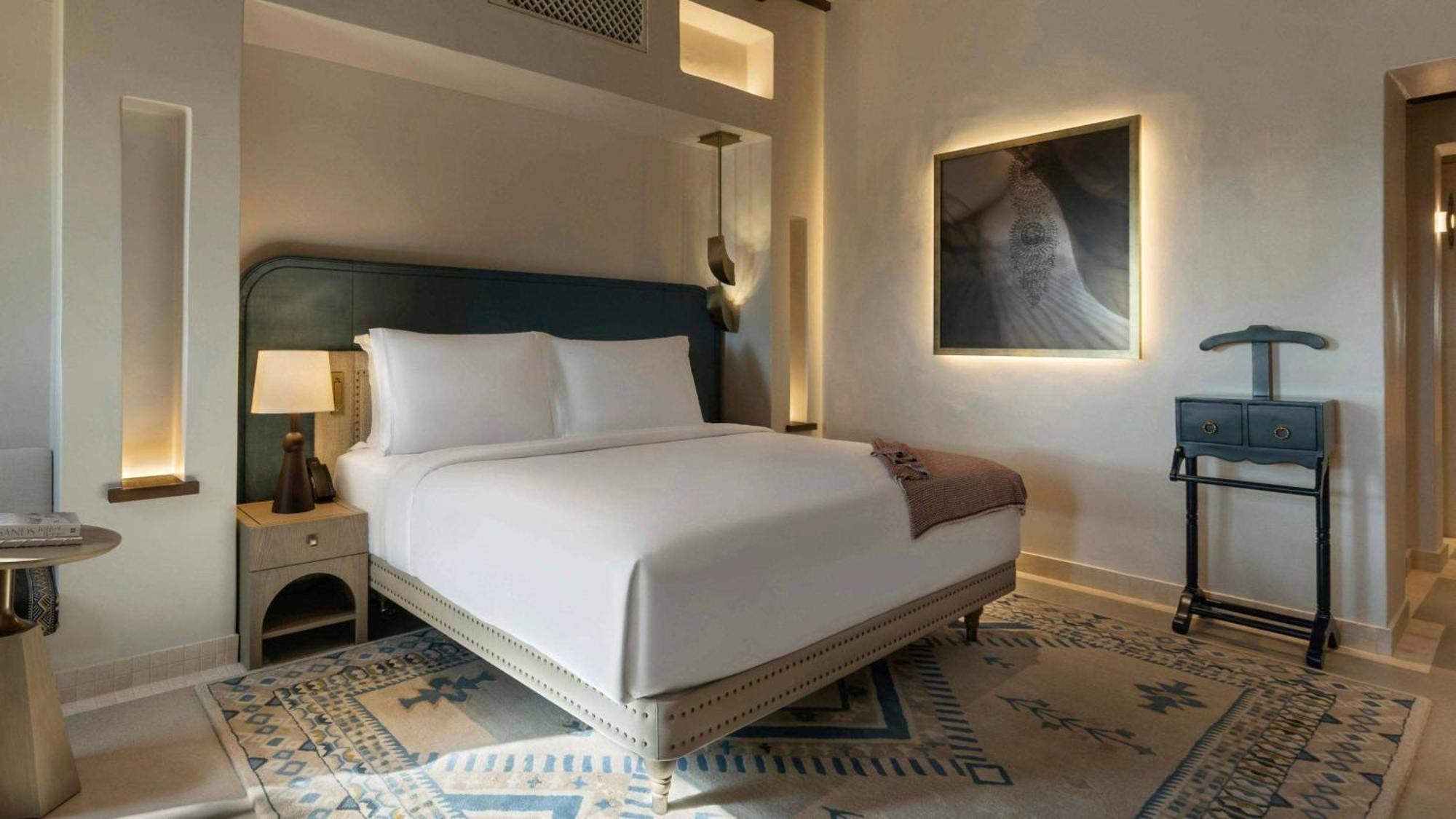 Deluxe Desert View King Room