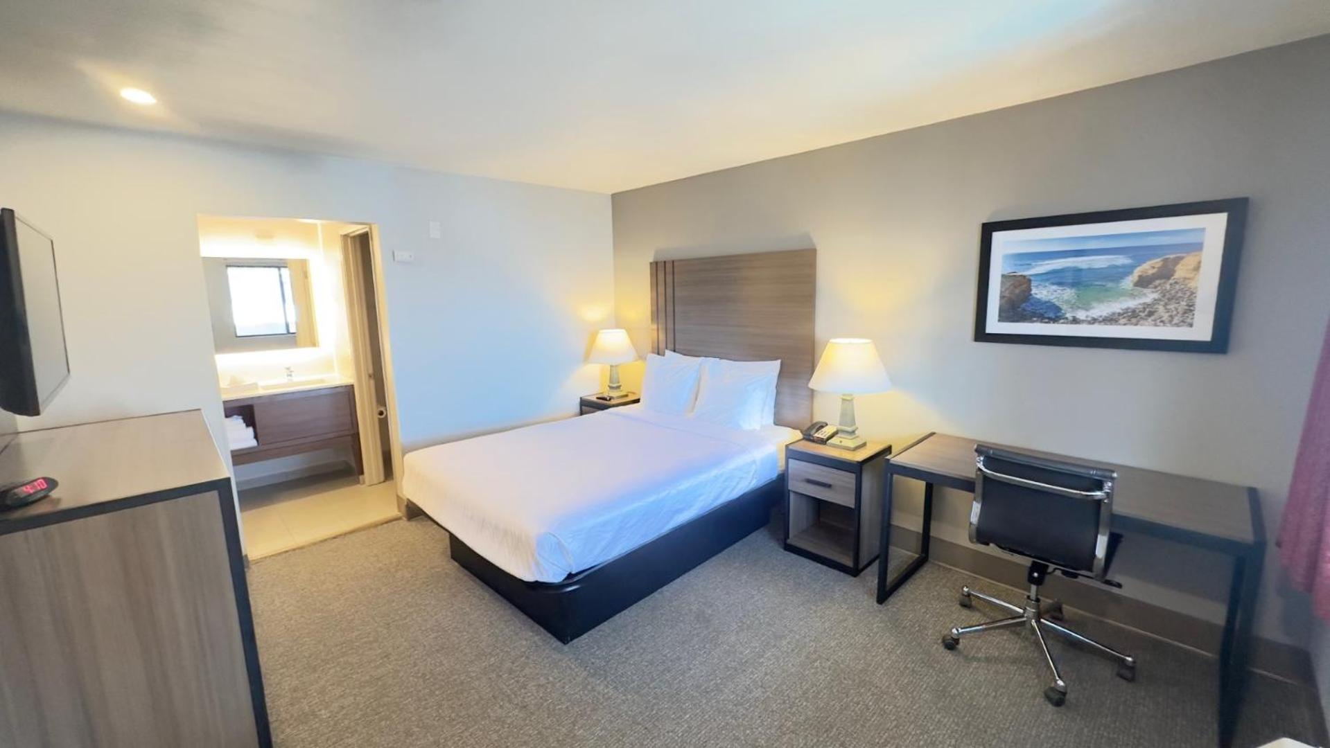 Deluxe Queen Room
