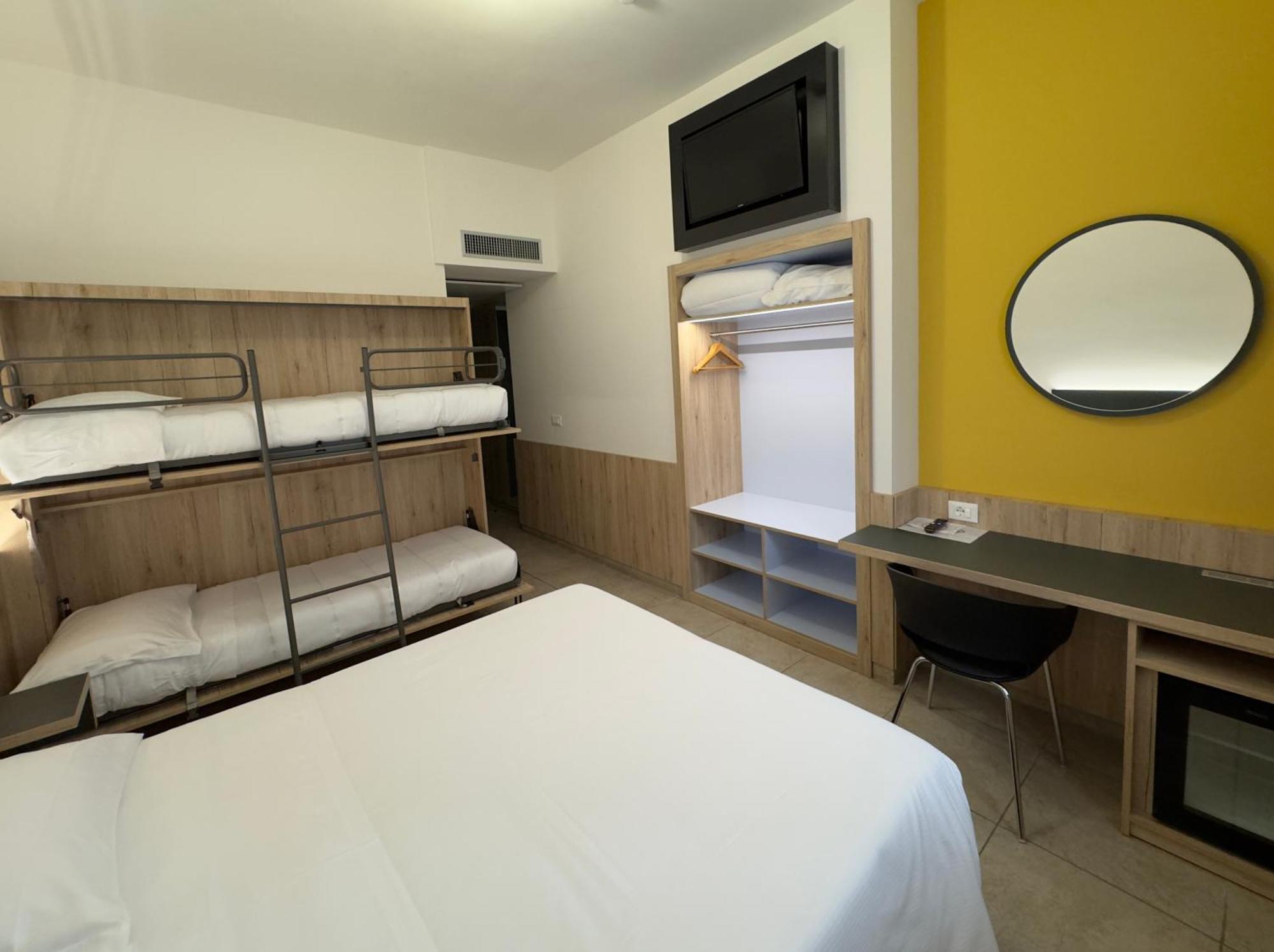 Superior Quadruple Room,1576709621:JPEG