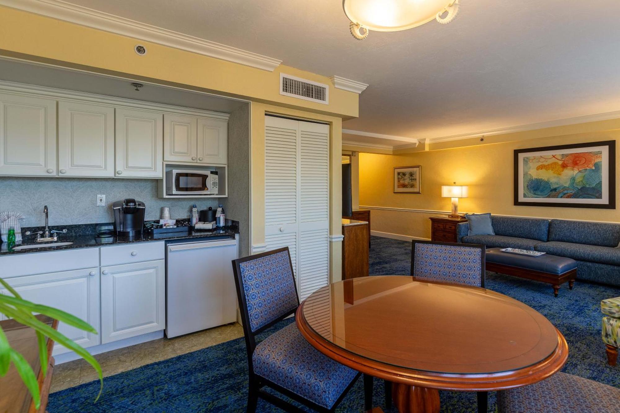 Oceanside One Bedroom Suite King Bed