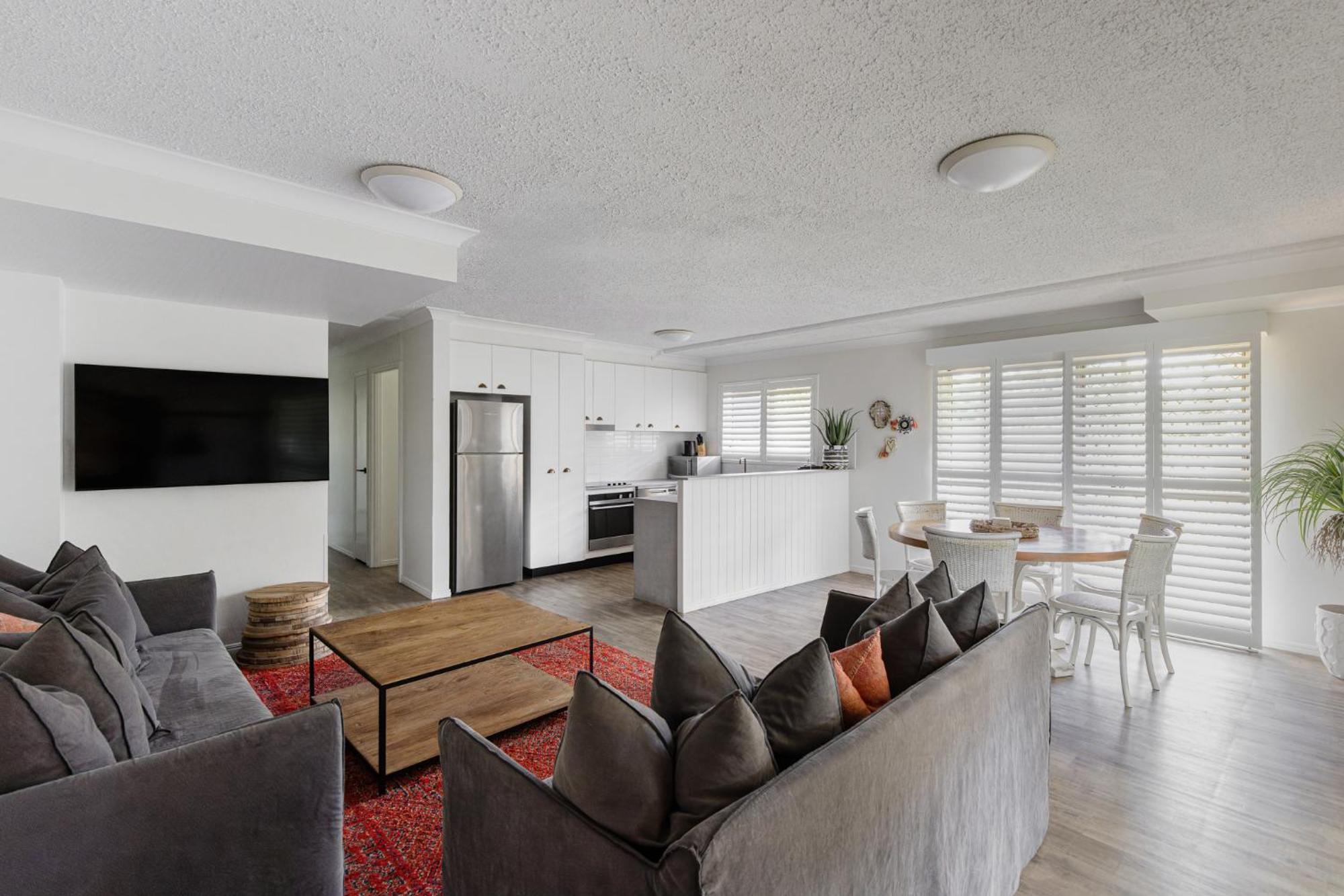 Three-Bedroom Apartment,1588077051:JPEG