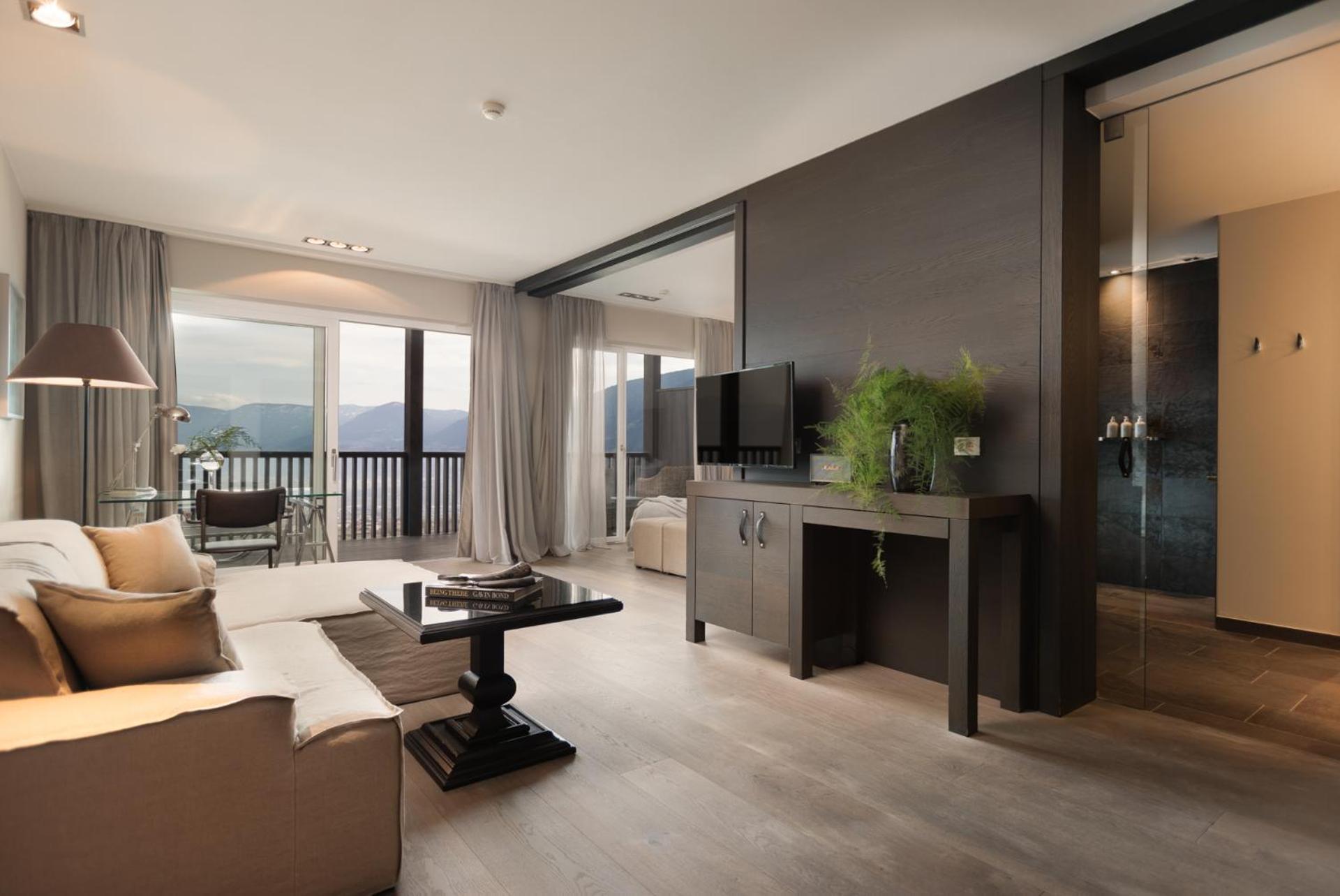 Superior Junior Suite,1576761326:JPEG