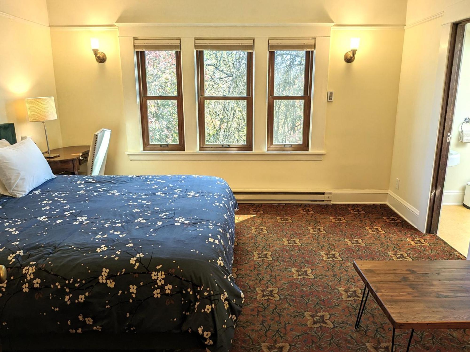 Standard King Room,1576800149:JPEG
