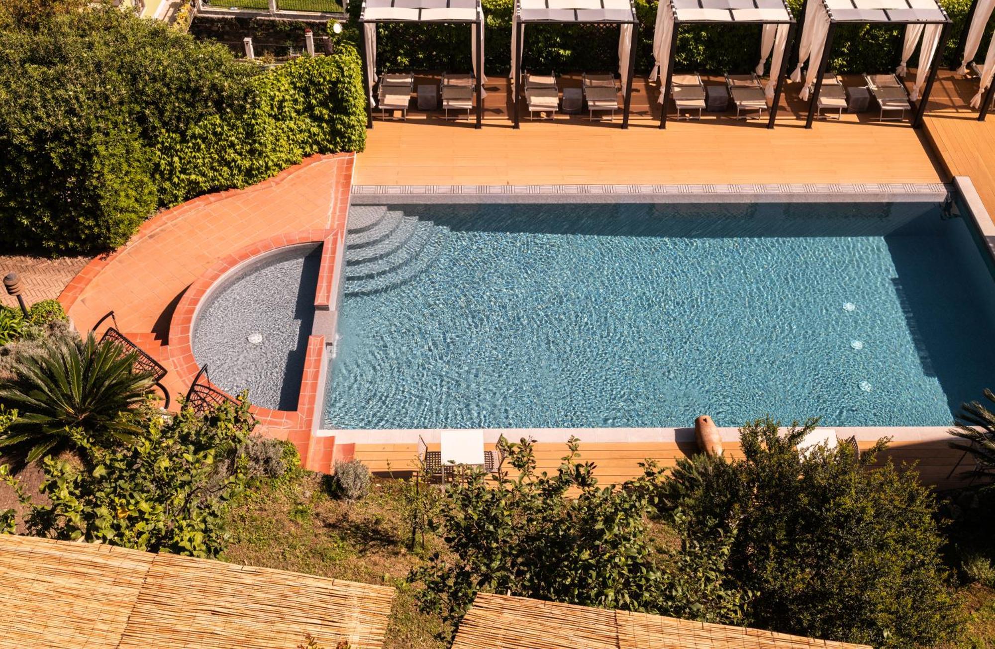 Suite Pool View