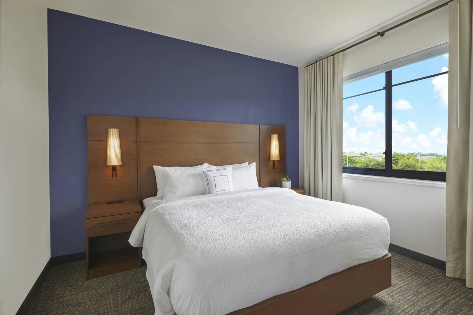 1 Bedroom Suite 1 King Sofa bed,1576887344:JPEG