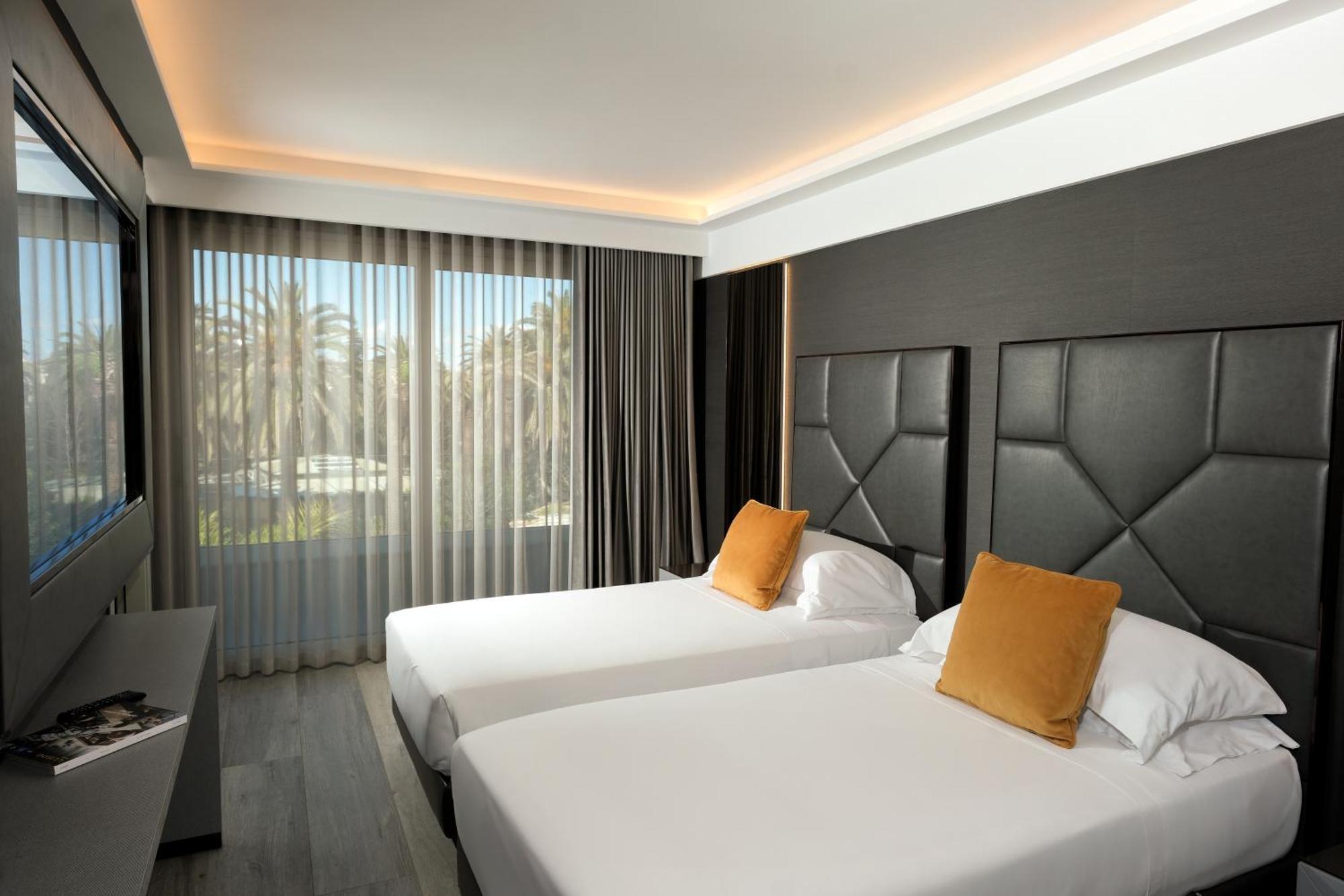 Luxury Quadruple Room,1576956860:JPEG