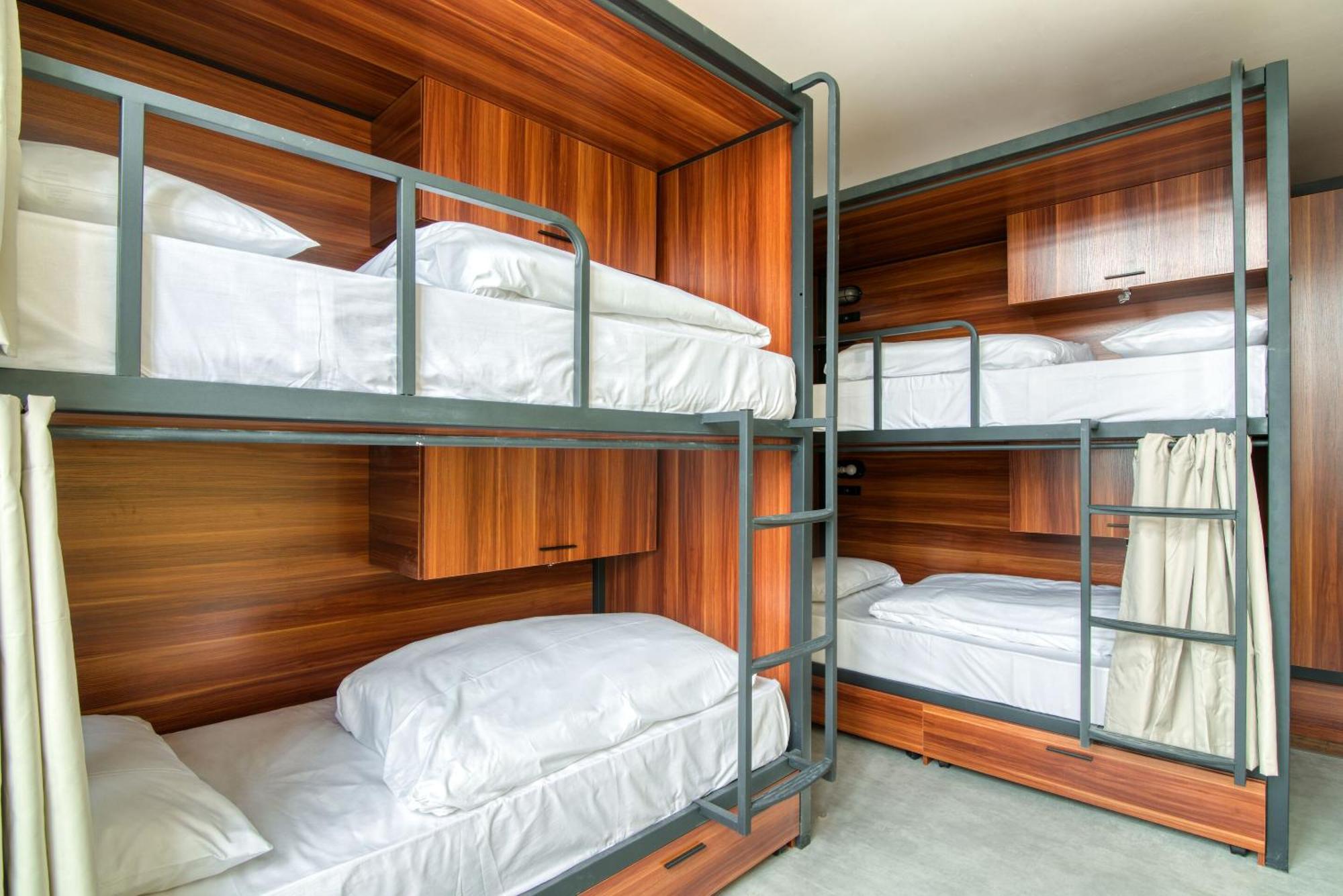 Bed 10-Bed Mixed Dormitory Room,1578374420:JPEG
