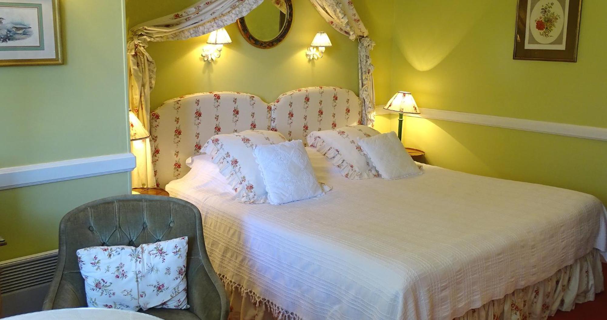Double or Twin Room Garden View