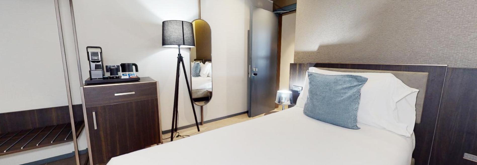 Deluxe Single Room