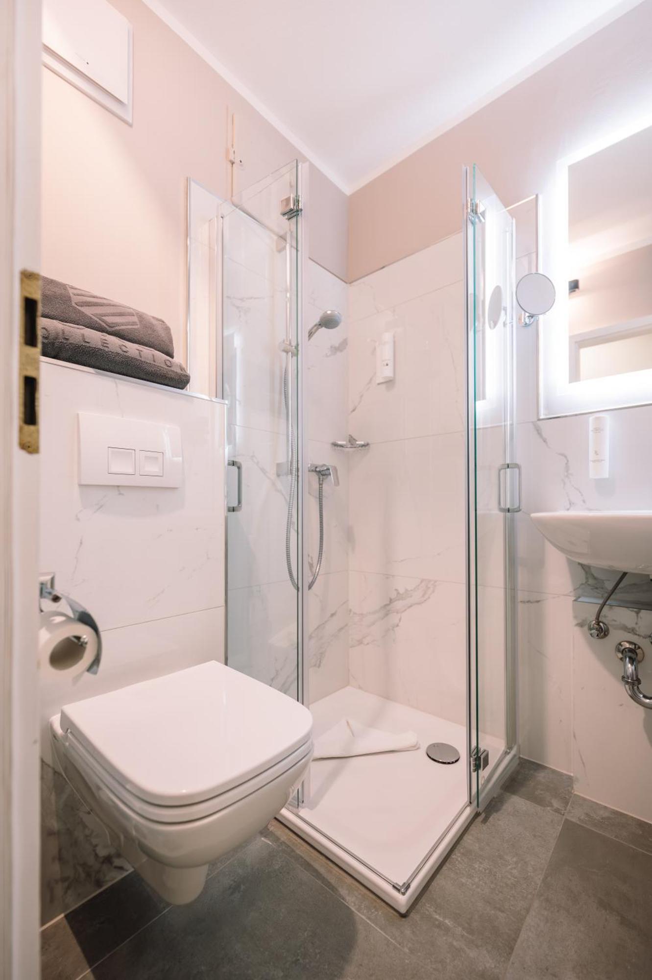 Standard Double Room,1578386690:JPEG