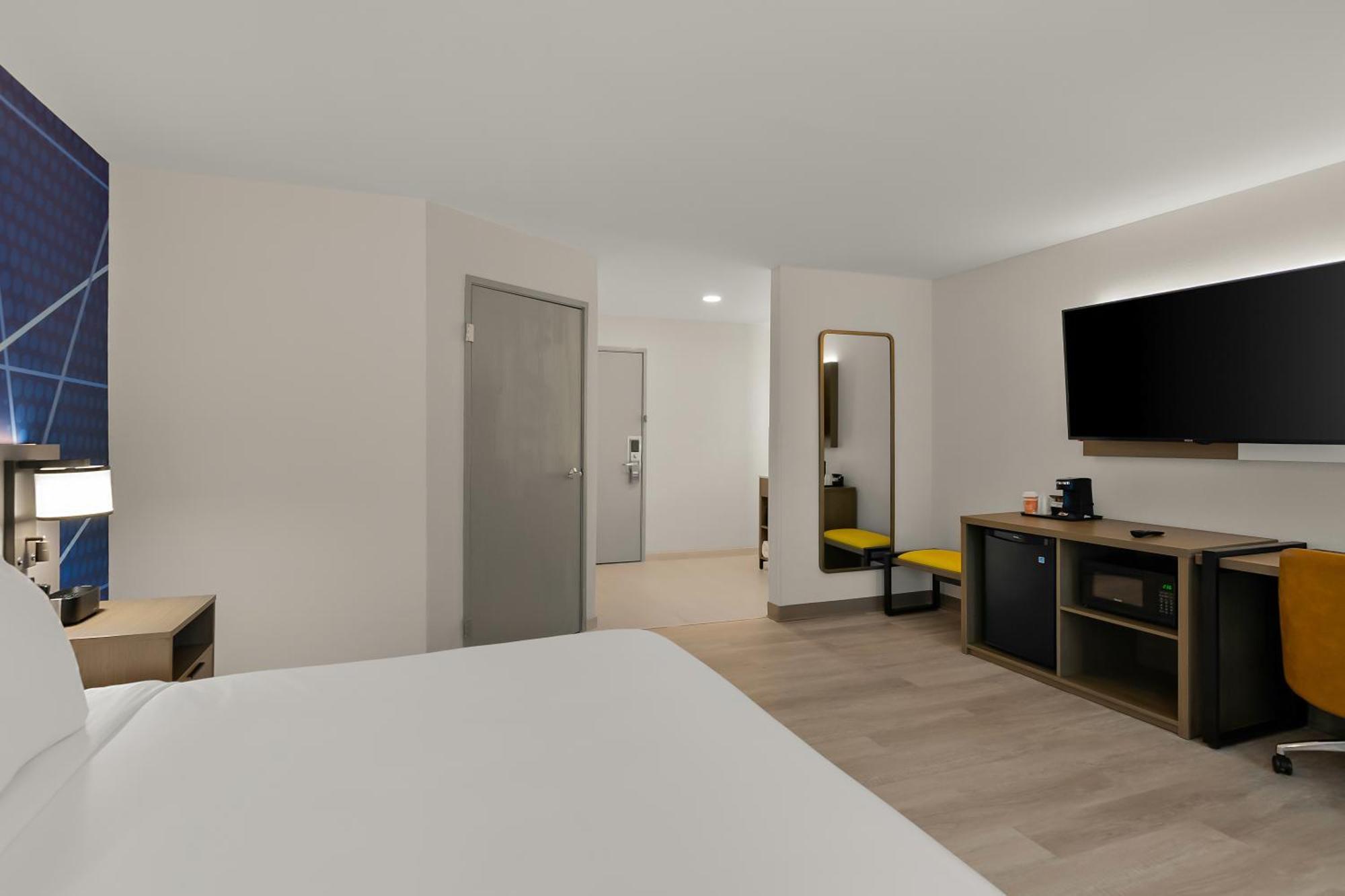King Room Sofa Bed Disability Access or Non Smoking