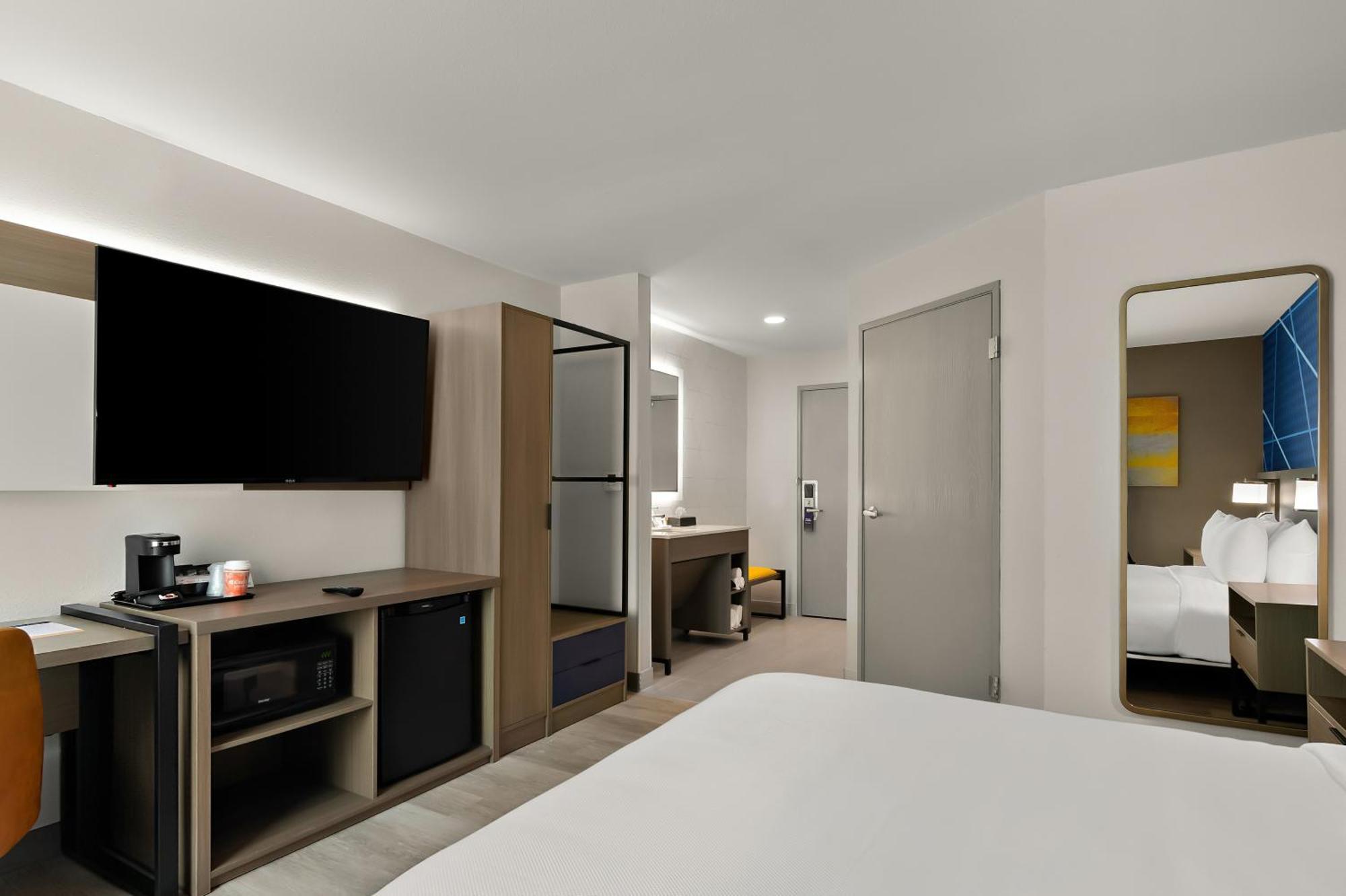 King Room Sofa Bed Disability Access or Non Smoking