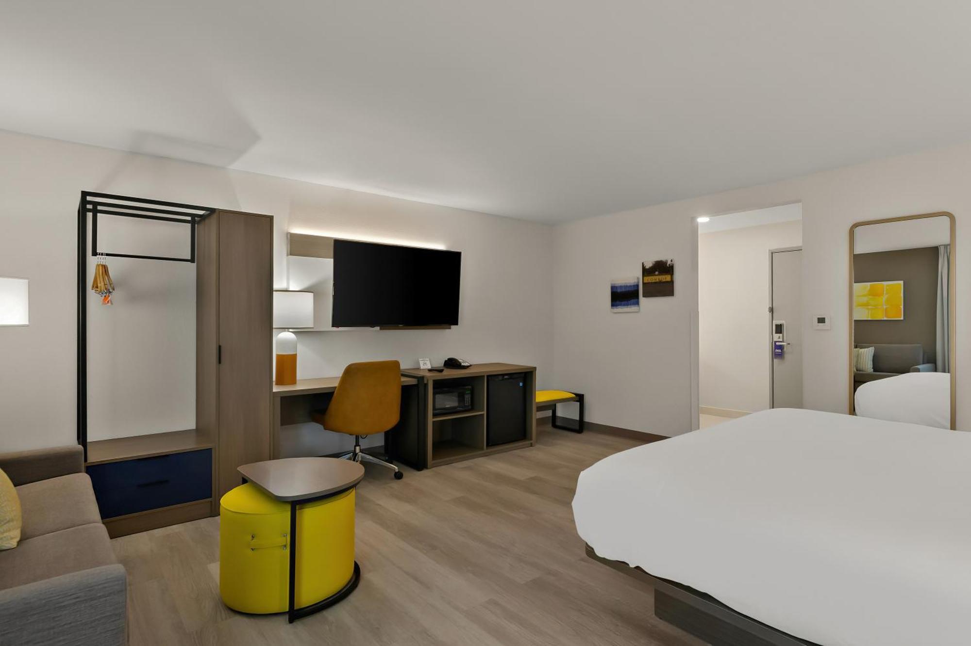 King Room Sofa Bed Disability Access or Non Smoking