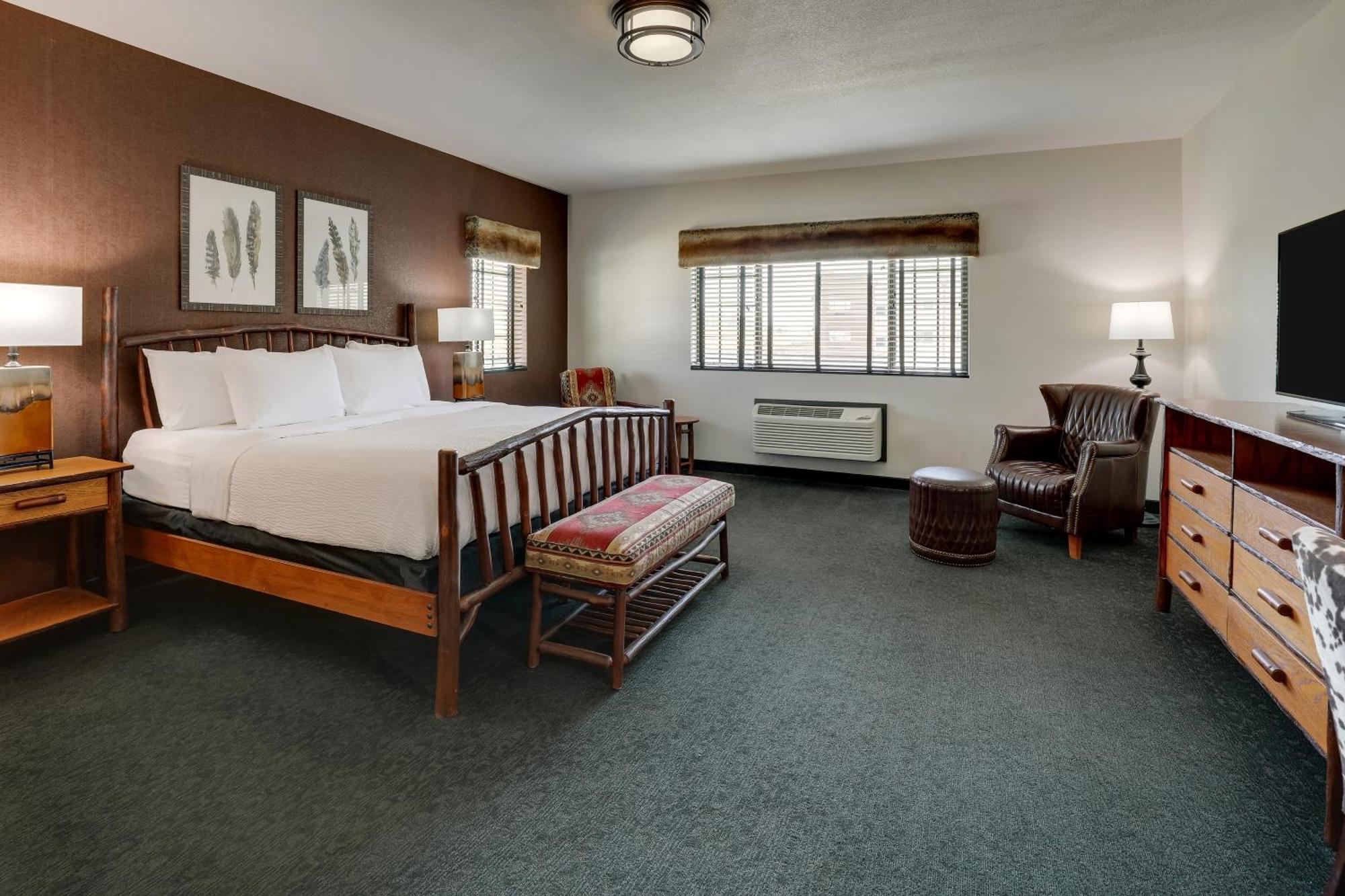 Suite with Hot Tub