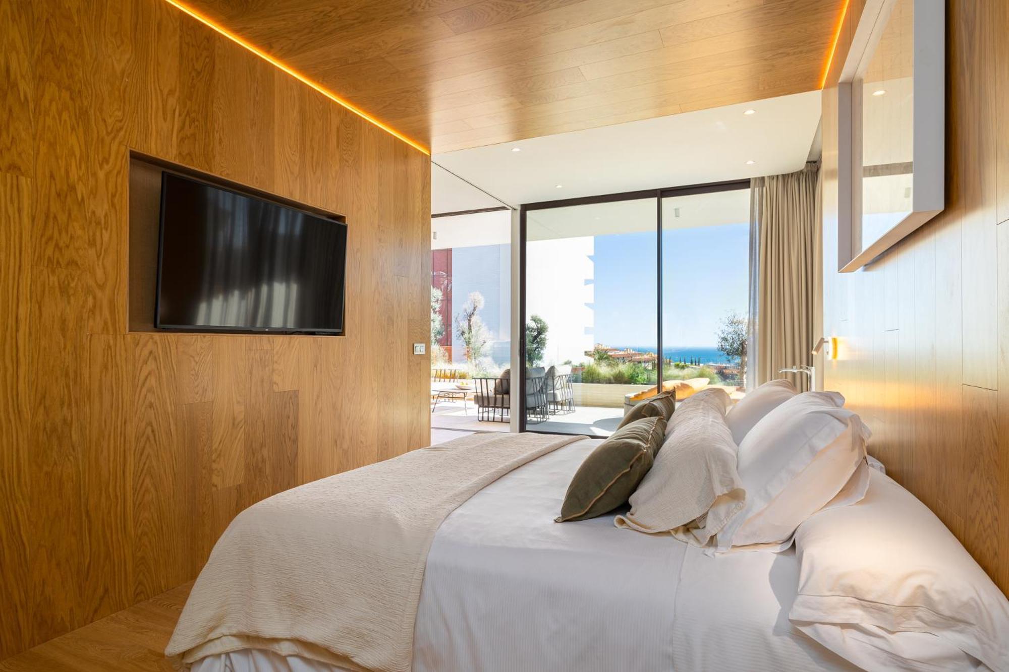 Two-Bedroom Suite Jacuzzi