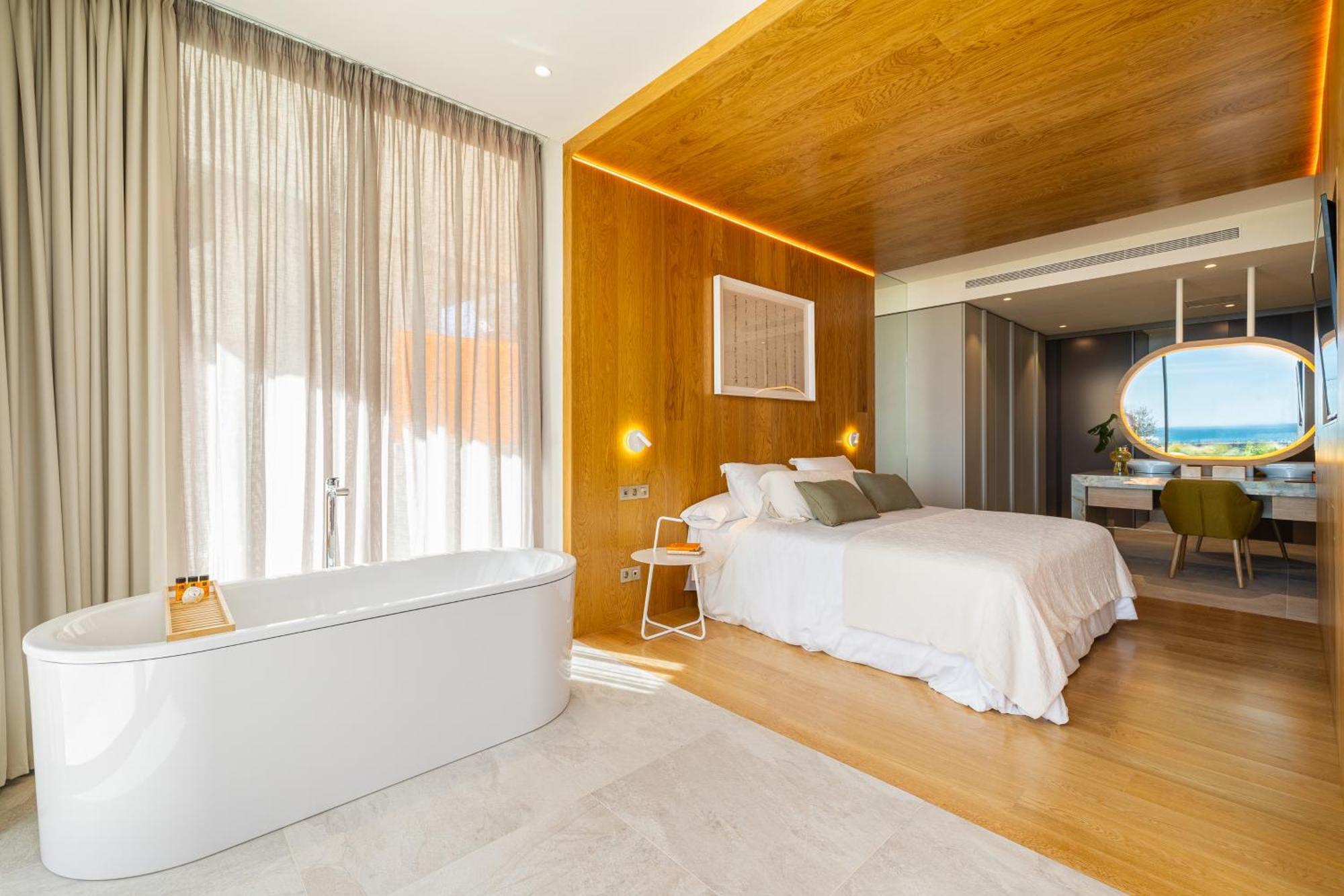 Two-Bedroom Suite Jacuzzi,1580004626:JPEG