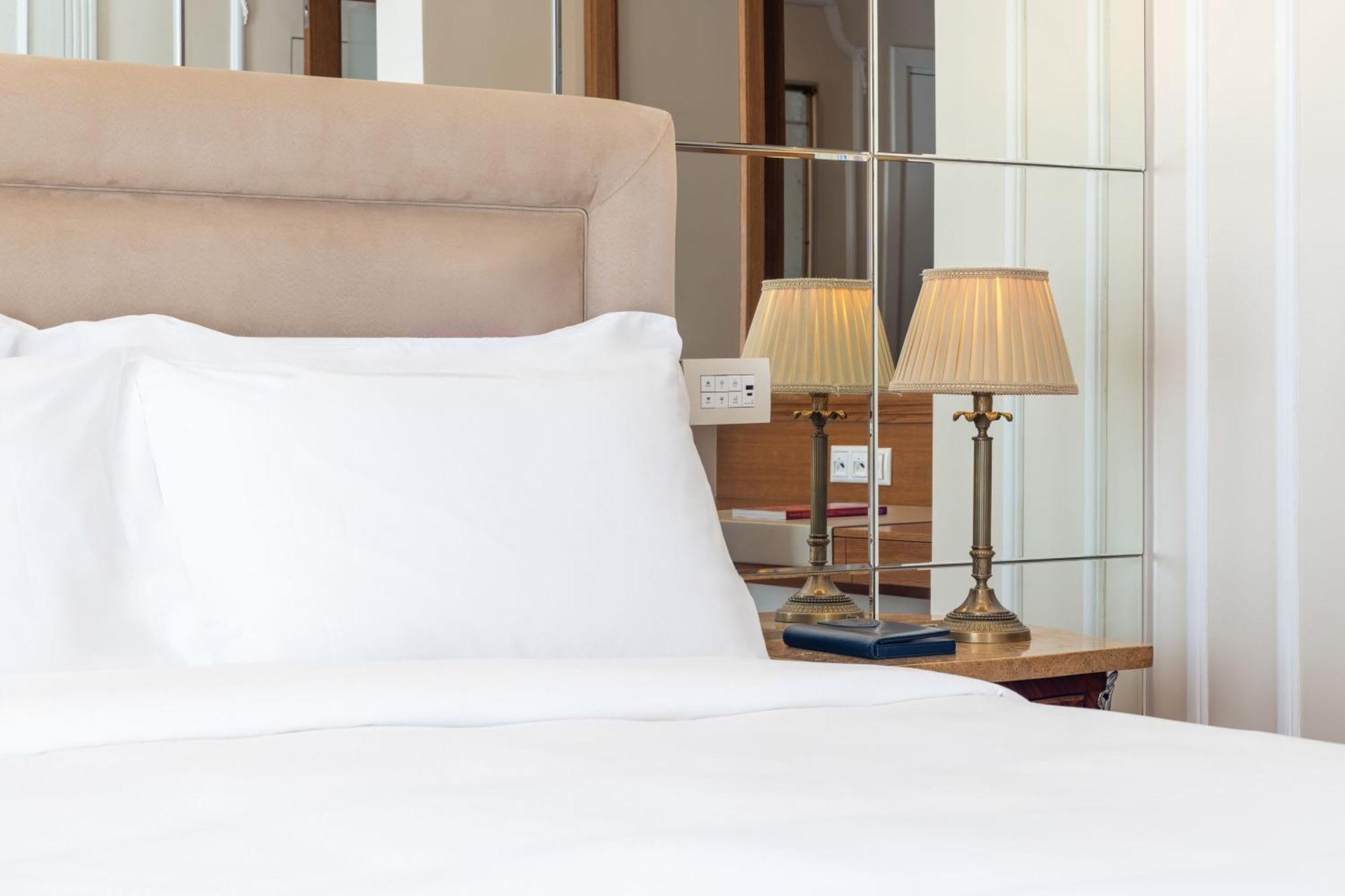 Grand Acropolis Suite 1 Bedroom Suite 1 King City view,1580141105:JPEG