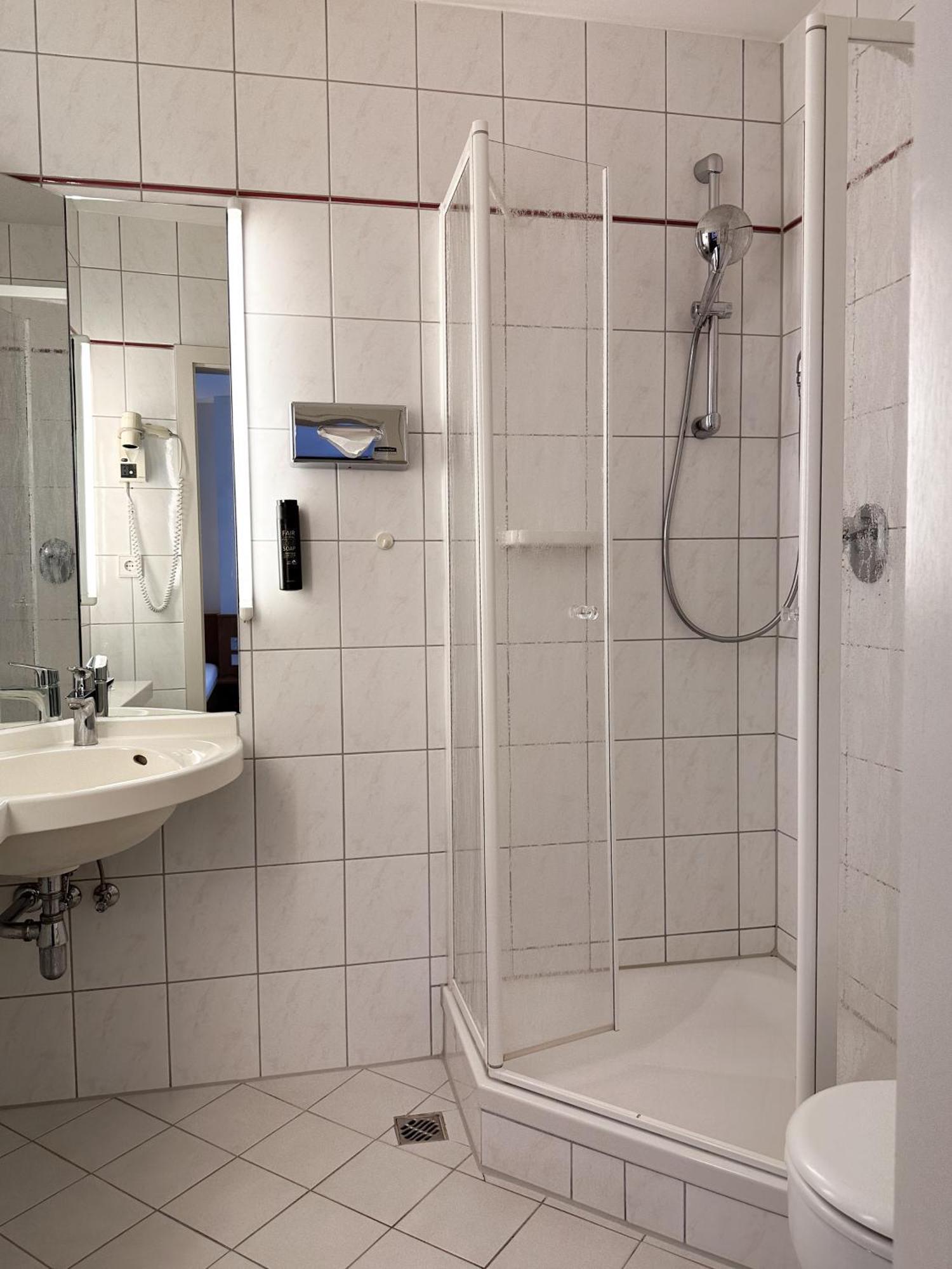 Single Room,1580147552:JPEG