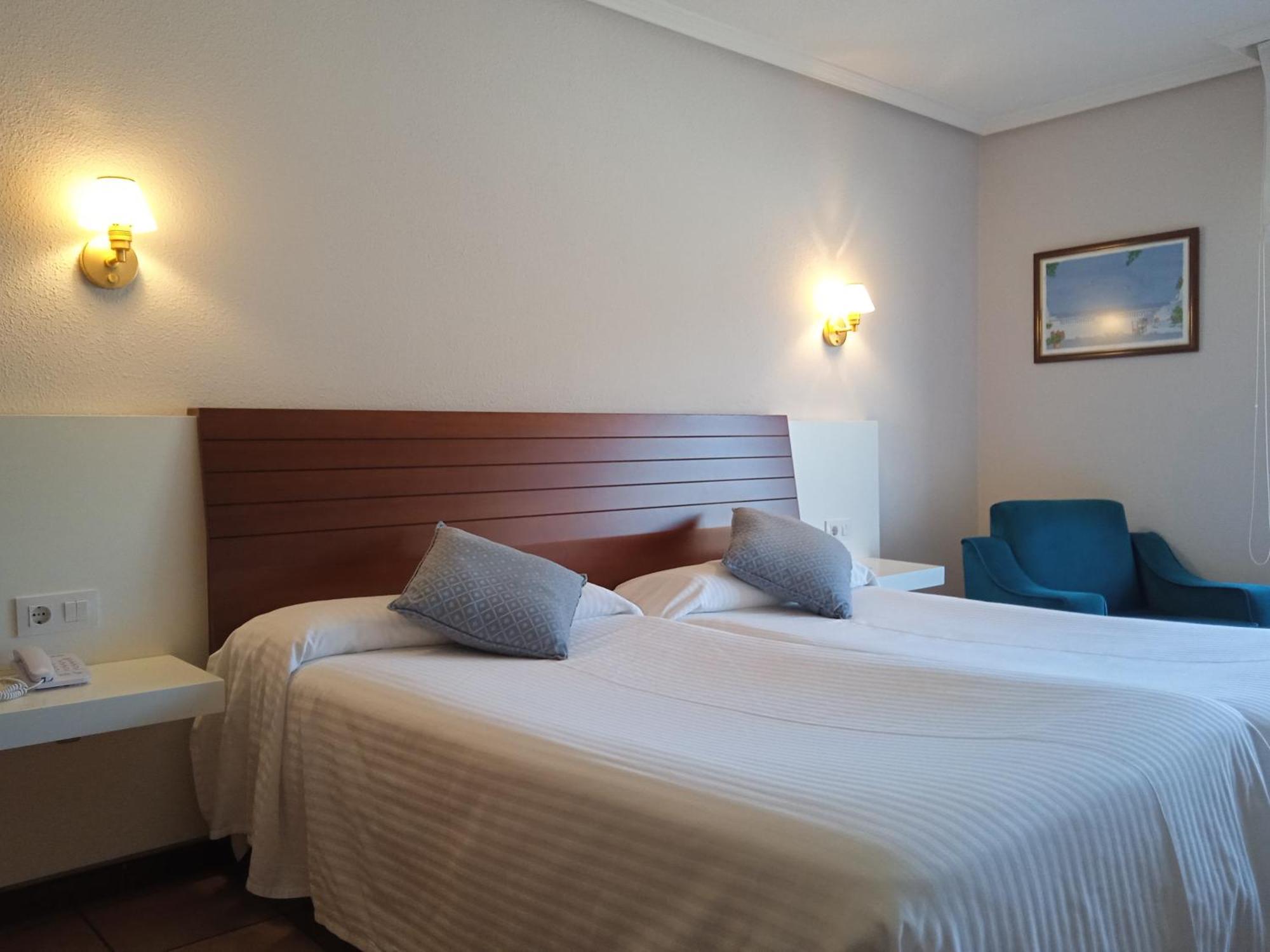 Double or Twin Room Sea View
