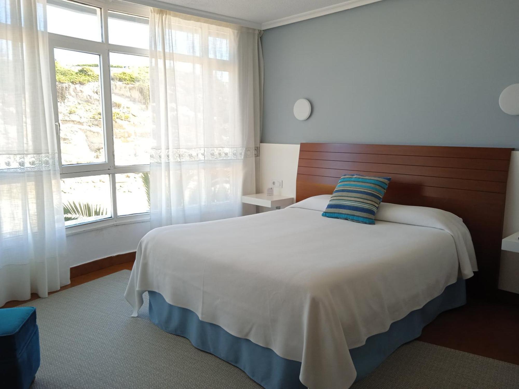 Double or Twin Room Sea View